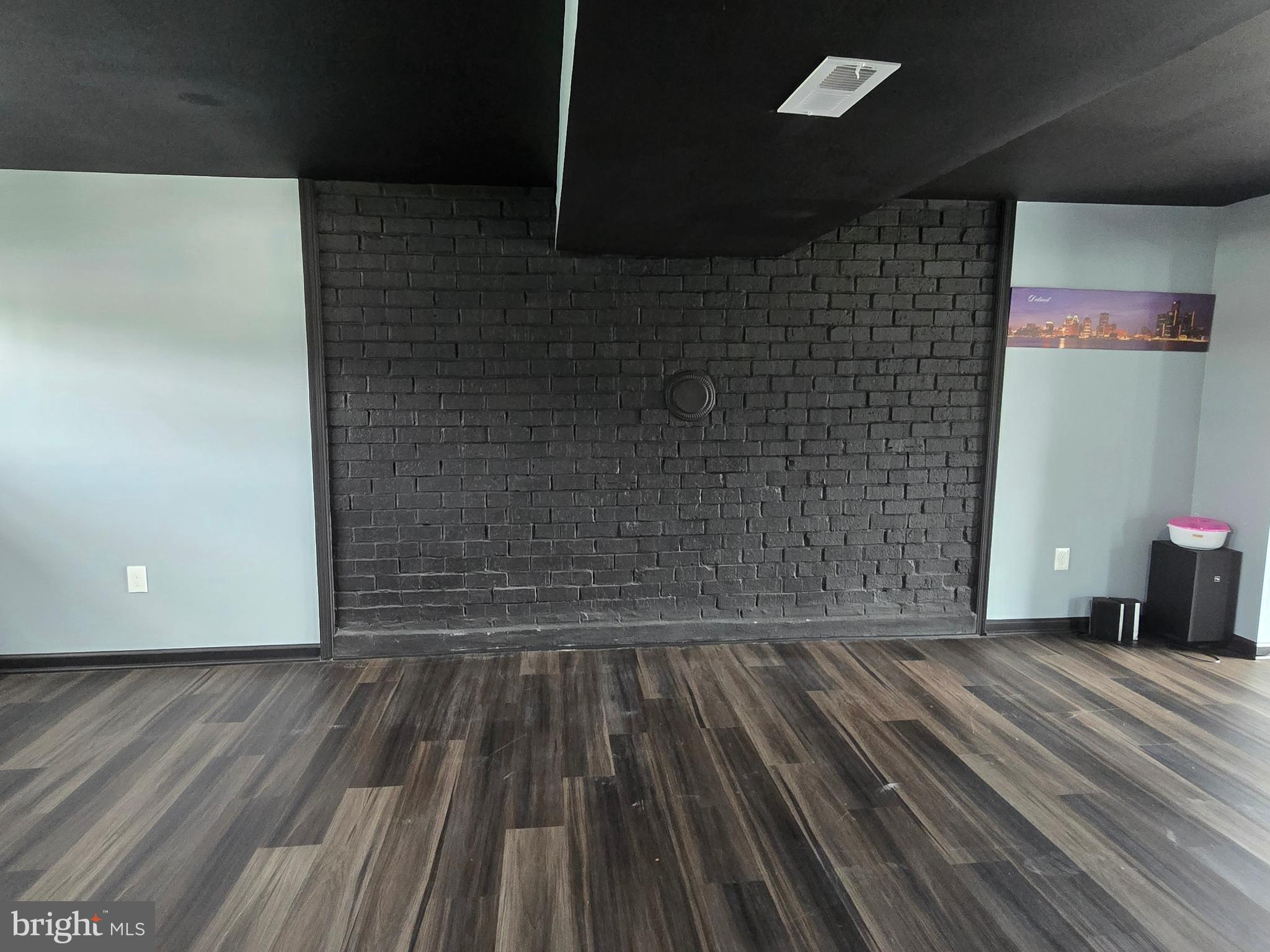 SANDALWOOD - Residential