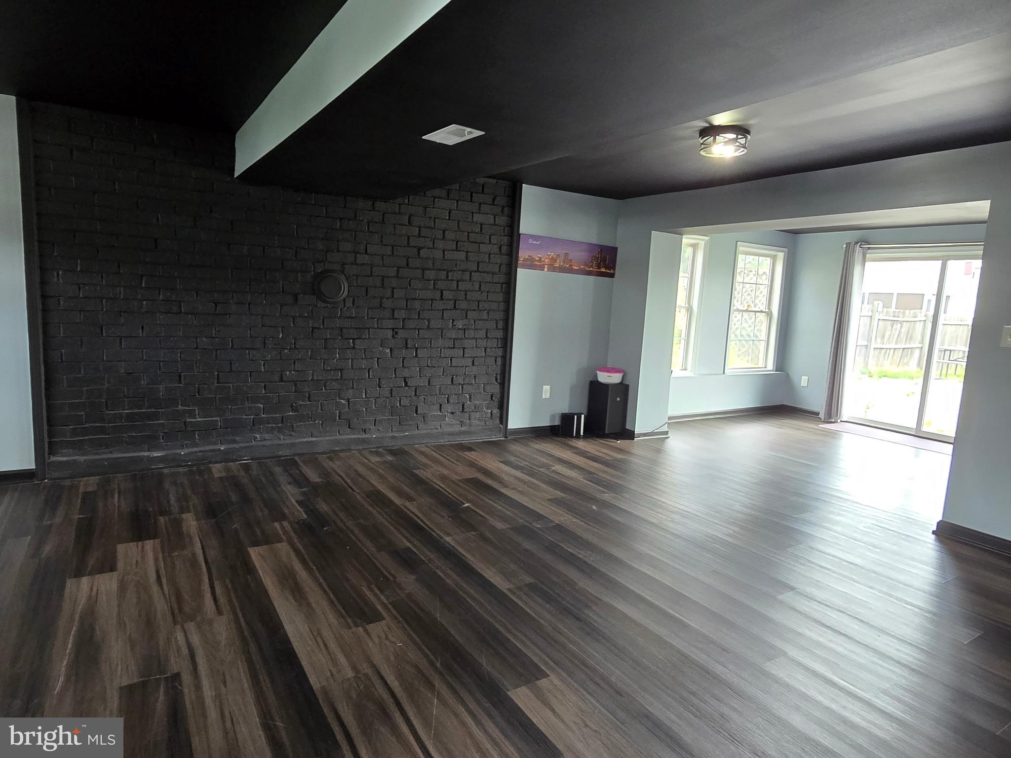 SANDALWOOD - Residential