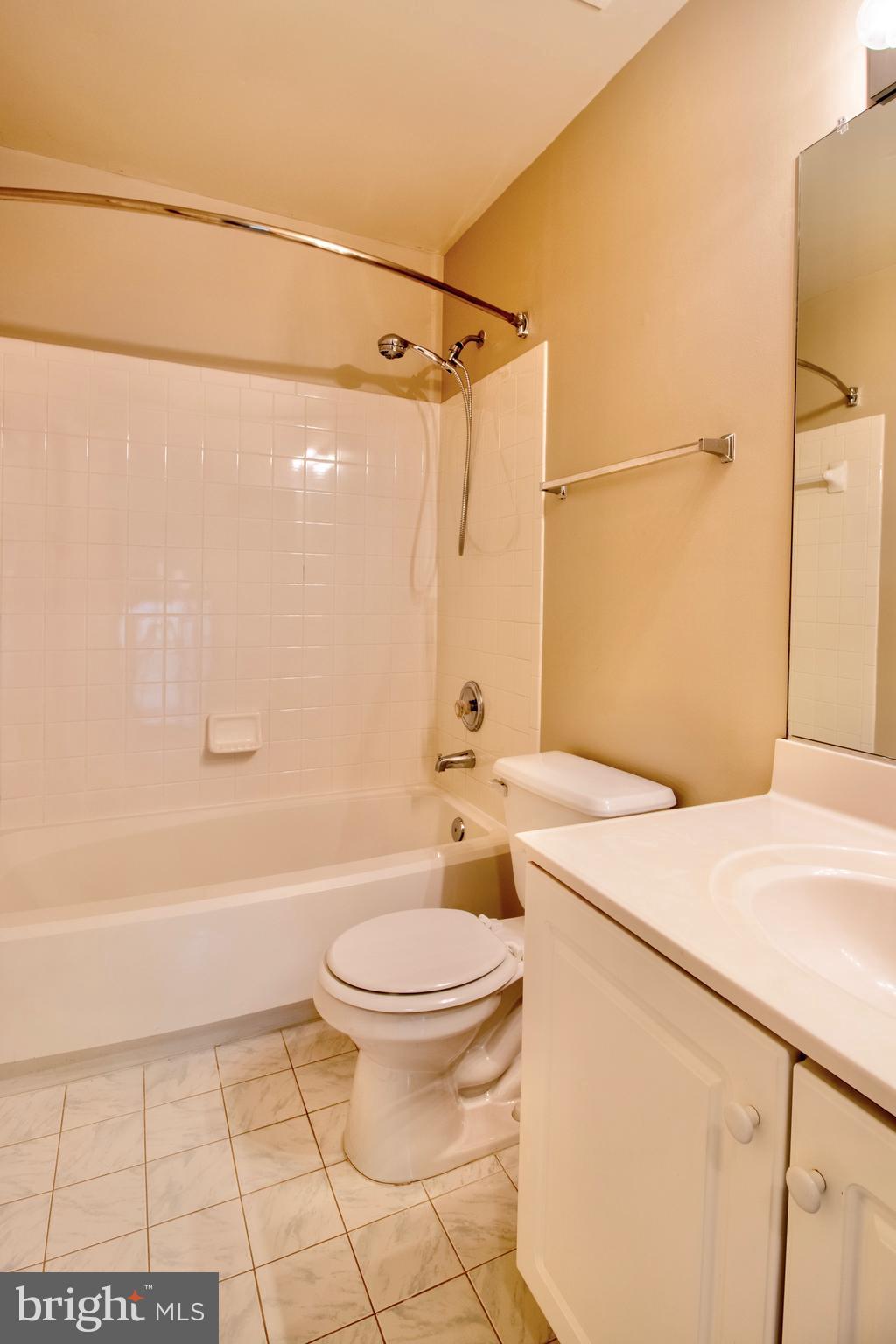 ISLAND CREEK - Residential