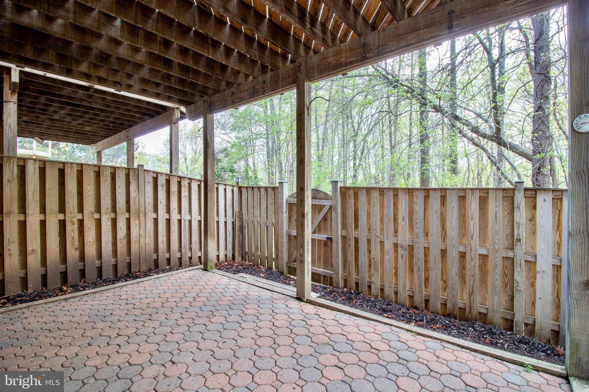 ISLAND CREEK - Residential