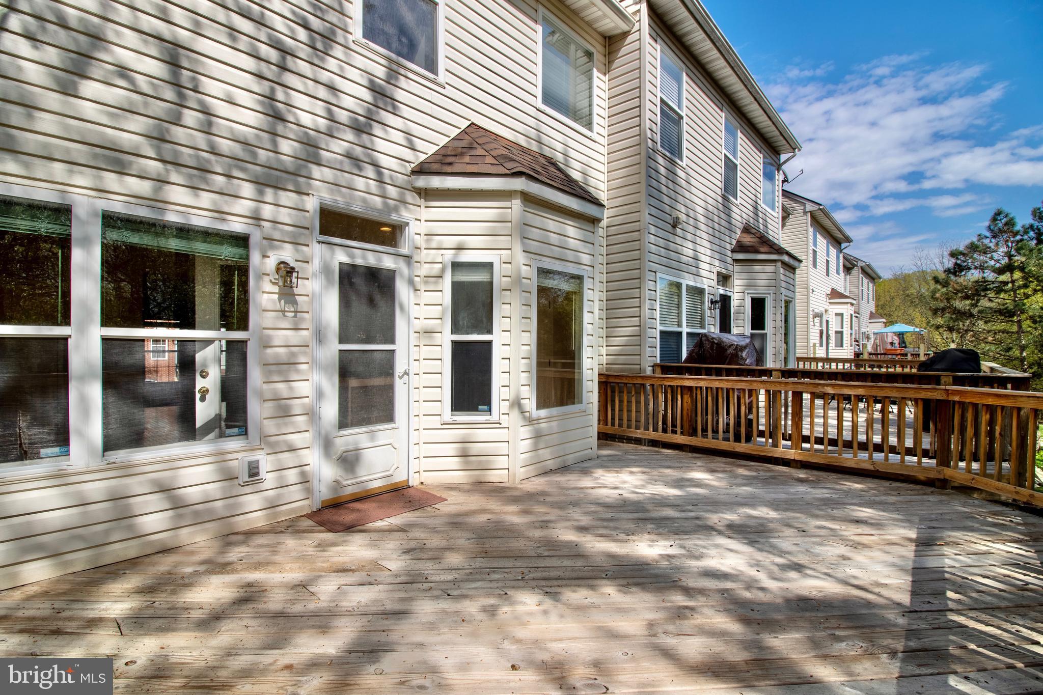 ISLAND CREEK - Residential