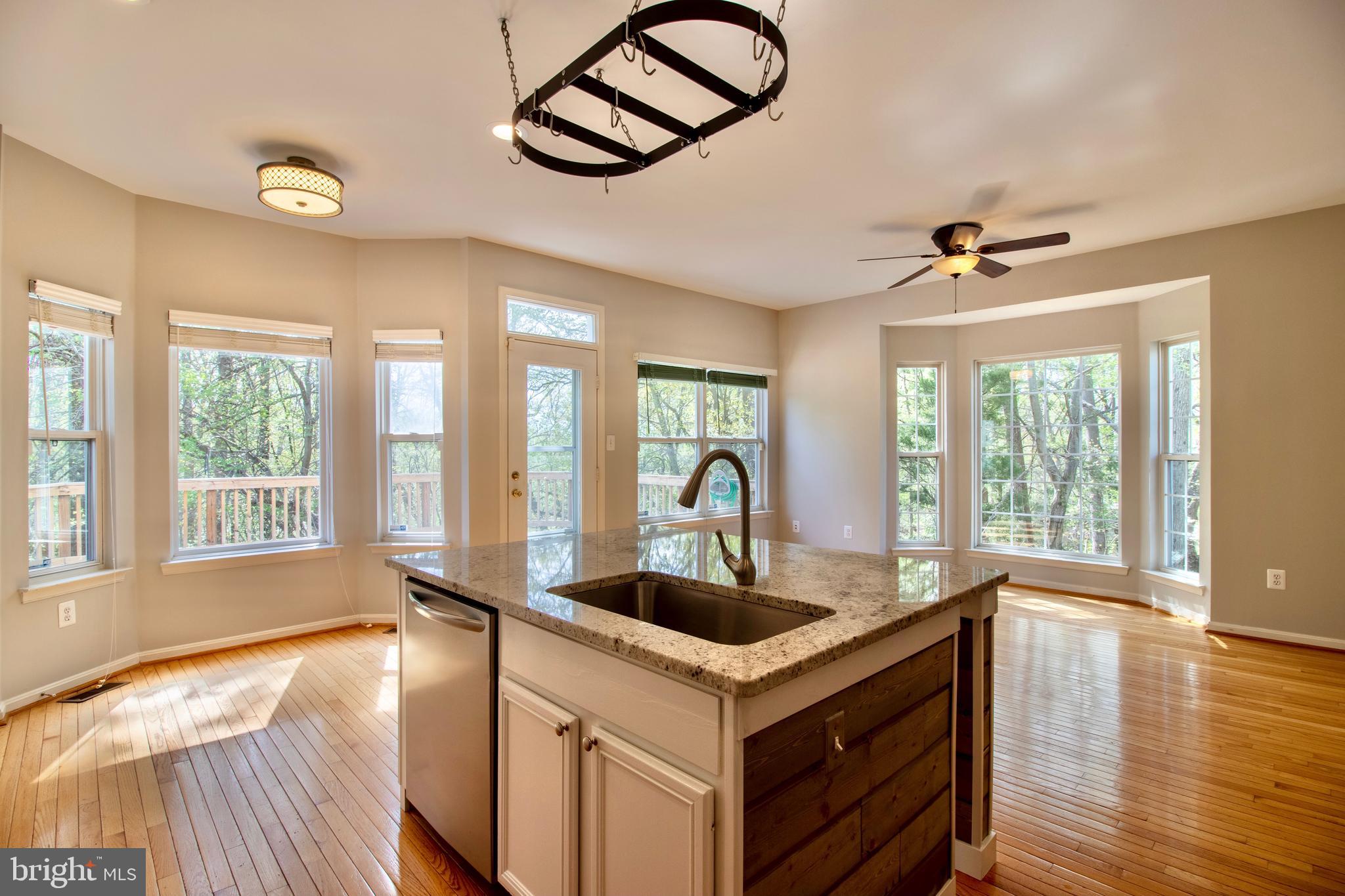 ISLAND CREEK - Residential