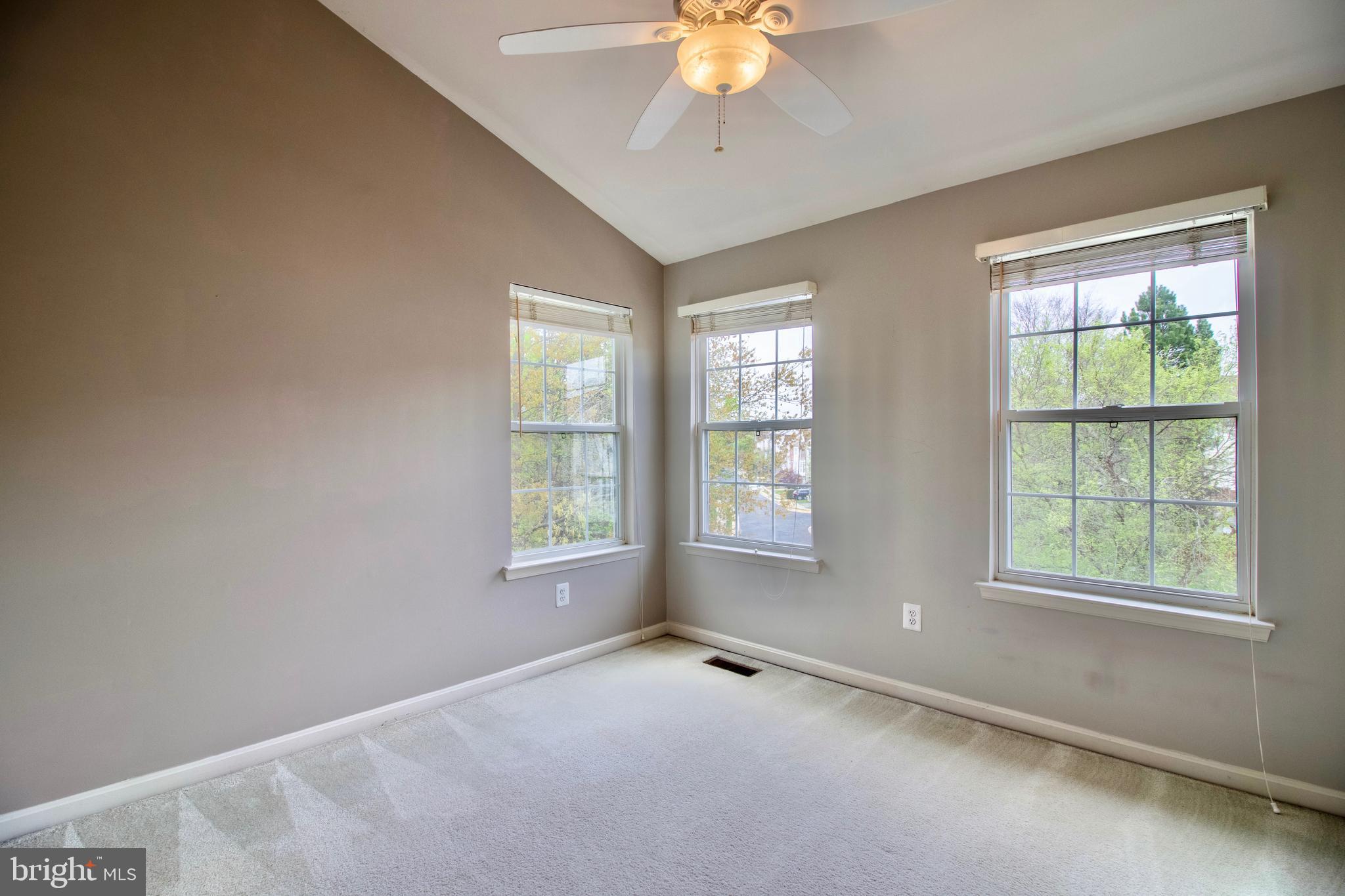 ISLAND CREEK - Residential