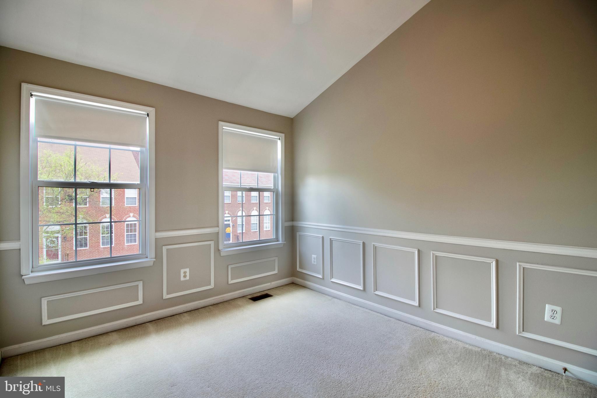 ISLAND CREEK - Residential