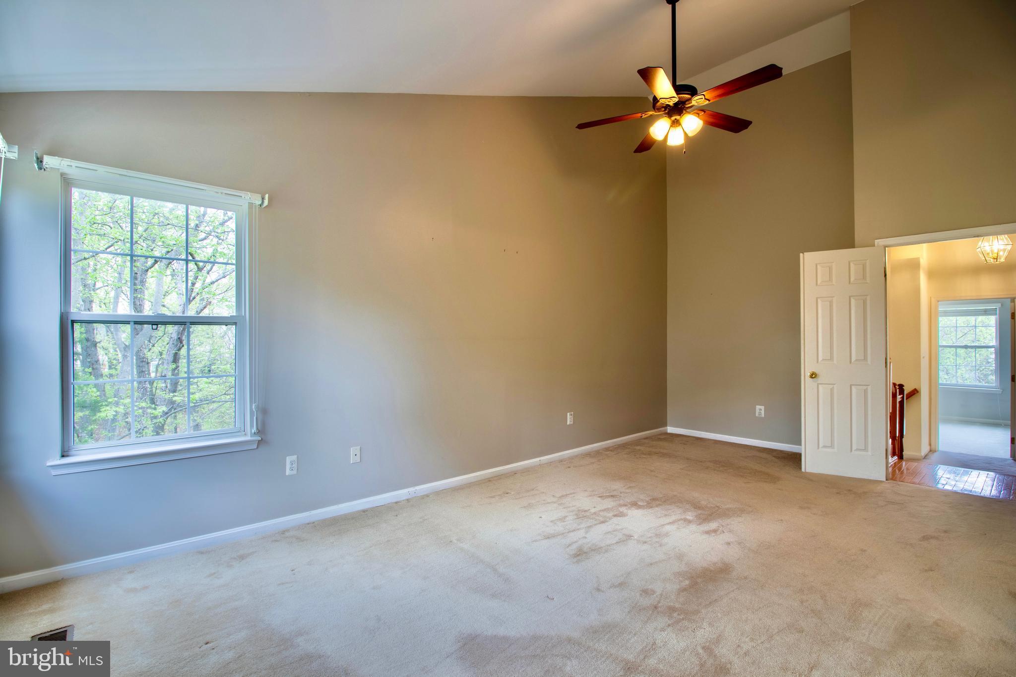 ISLAND CREEK - Residential