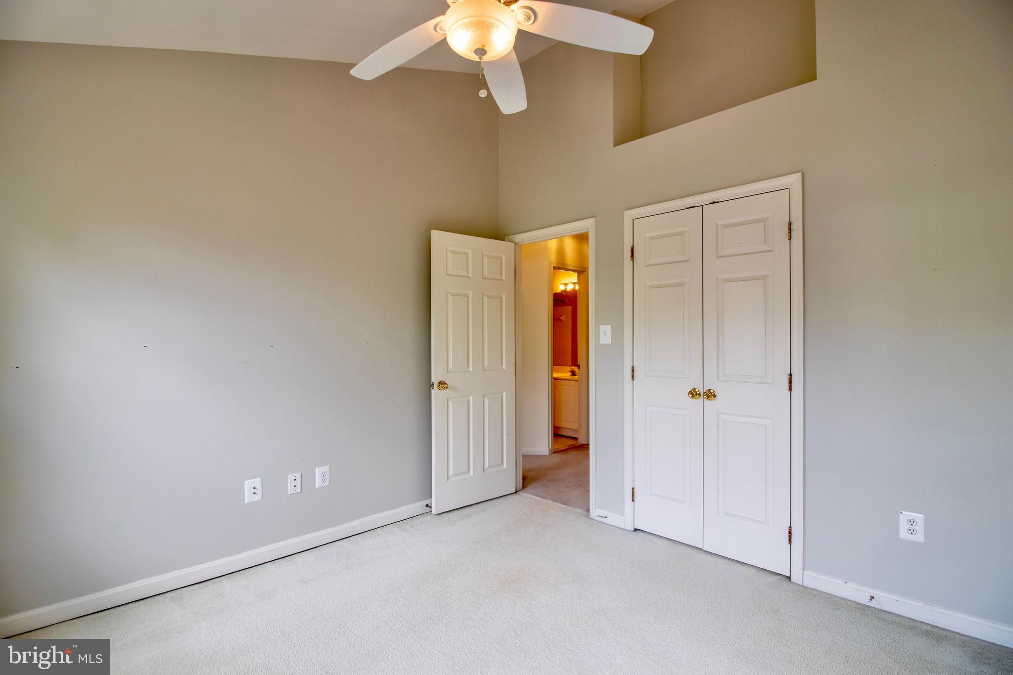 ISLAND CREEK - Residential