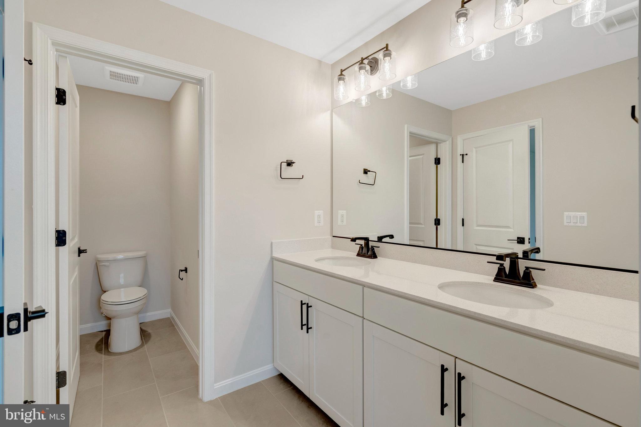 MIDDLETOWN - Residential