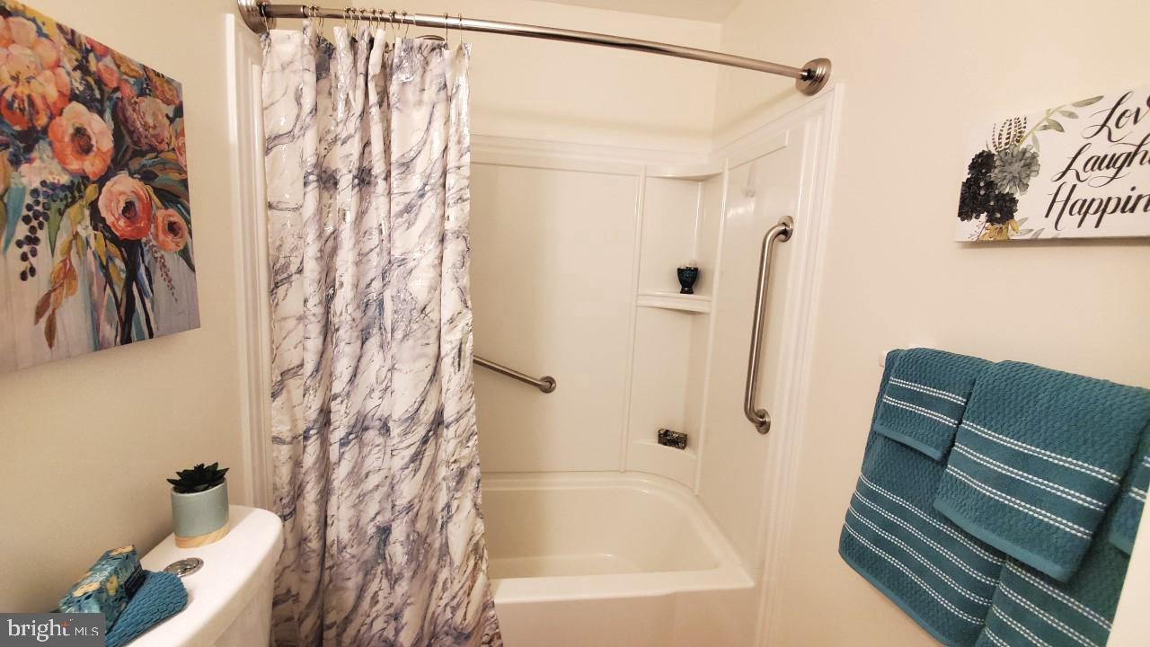 HICKORY HILLS - Residential