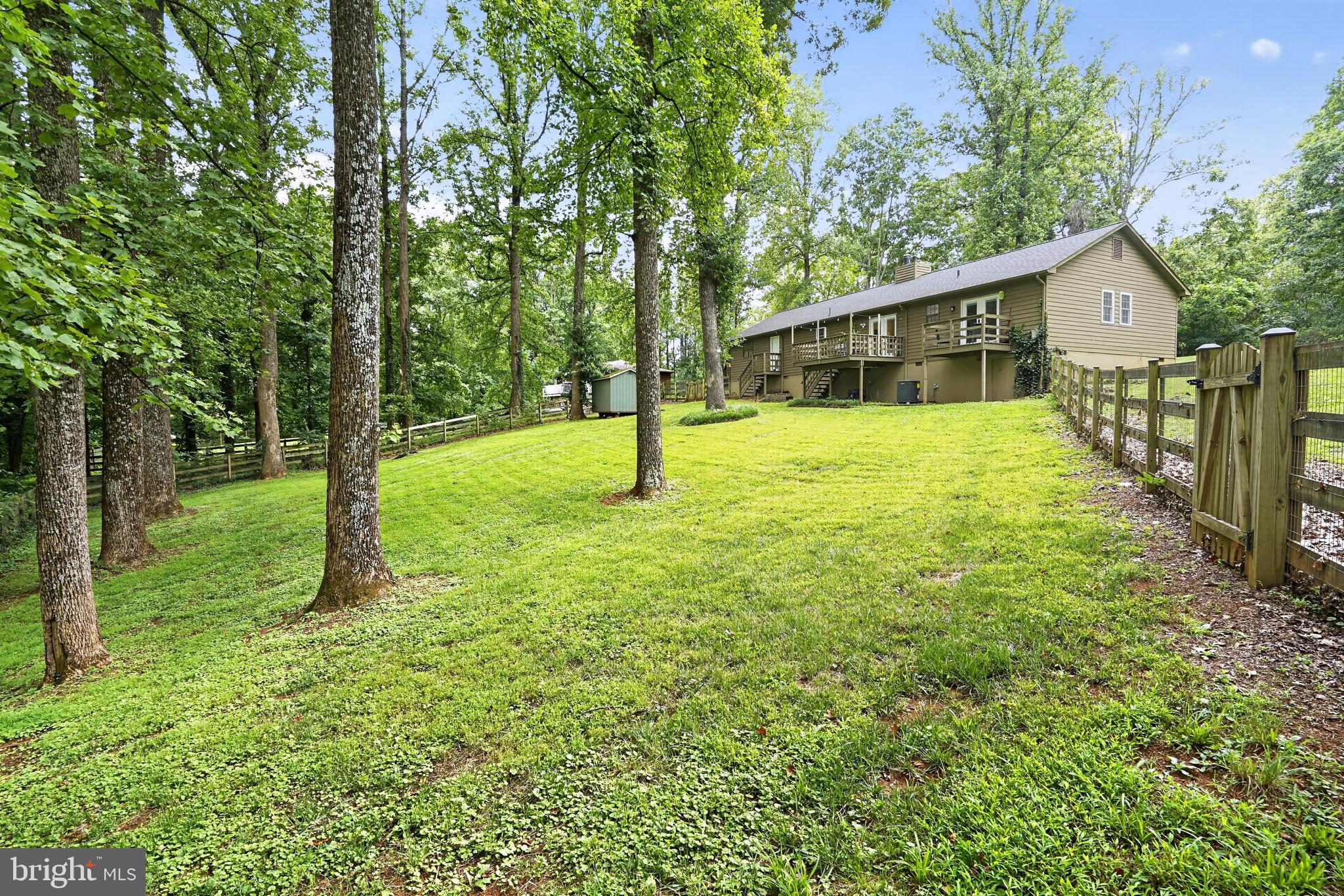 17047 GLENMORE COURT