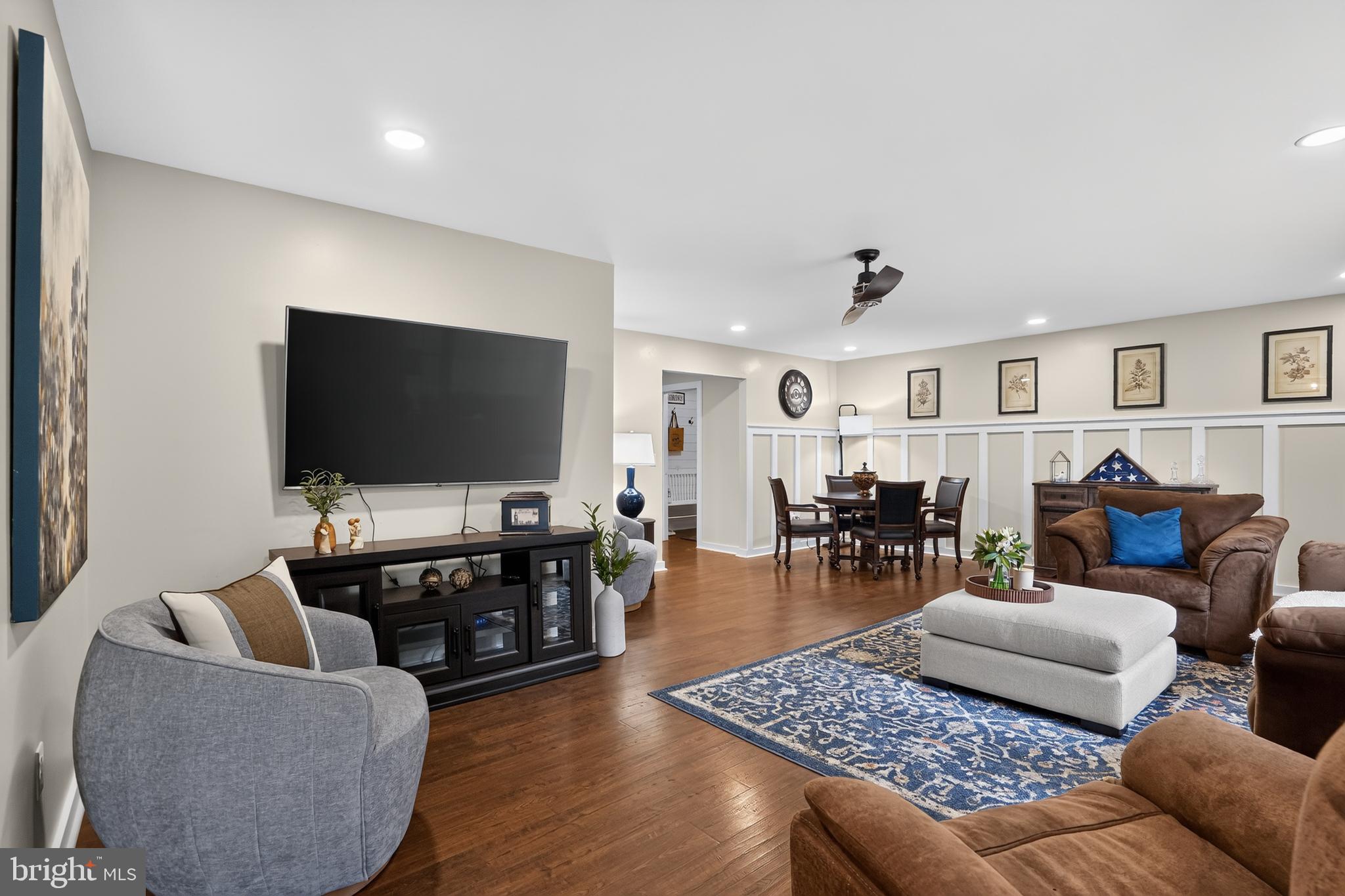 17047 GLENMORE COURT