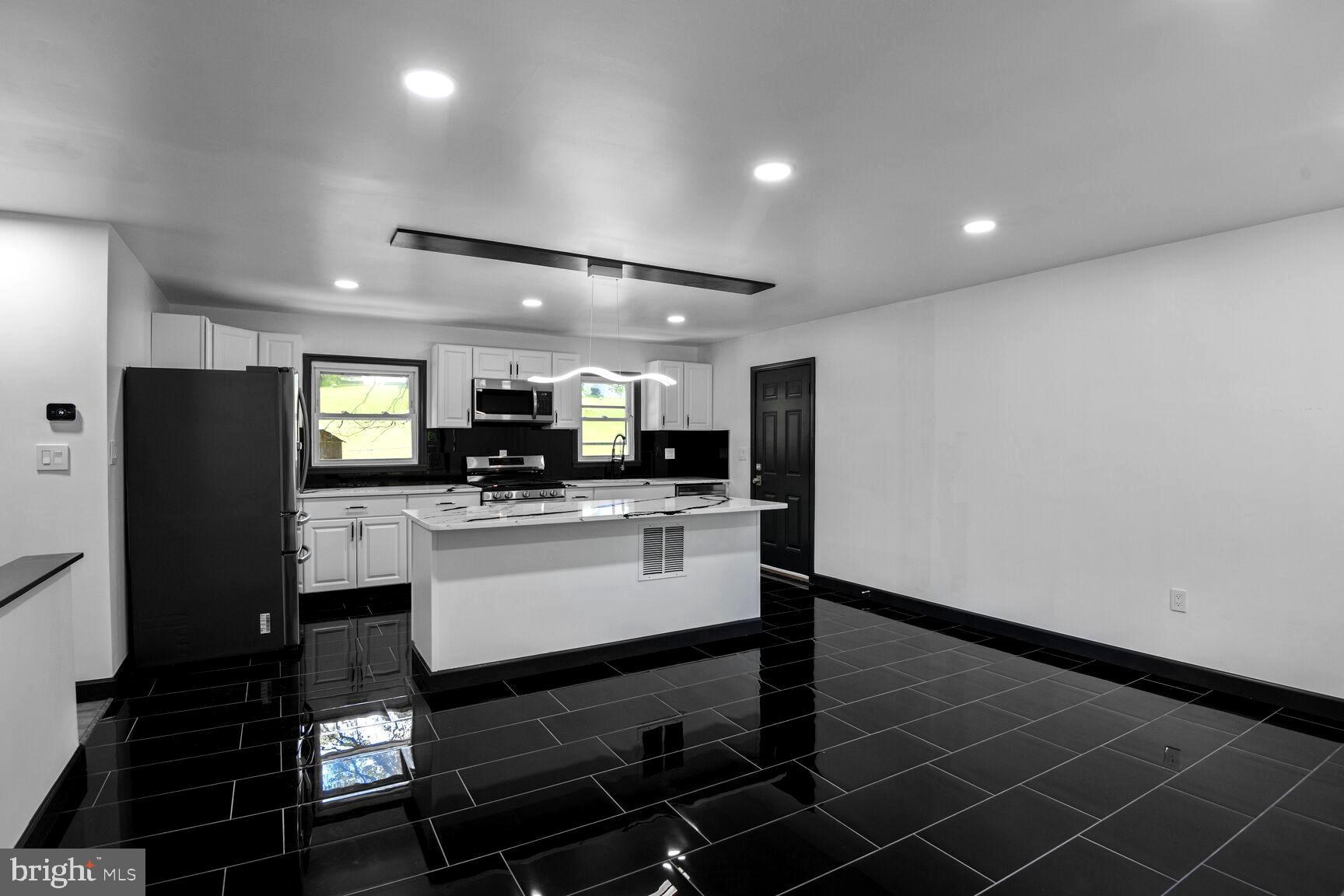 MARLBORO MEADOWS - Residential