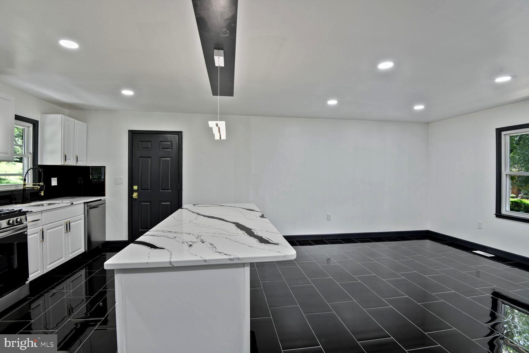 MARLBORO MEADOWS - Residential