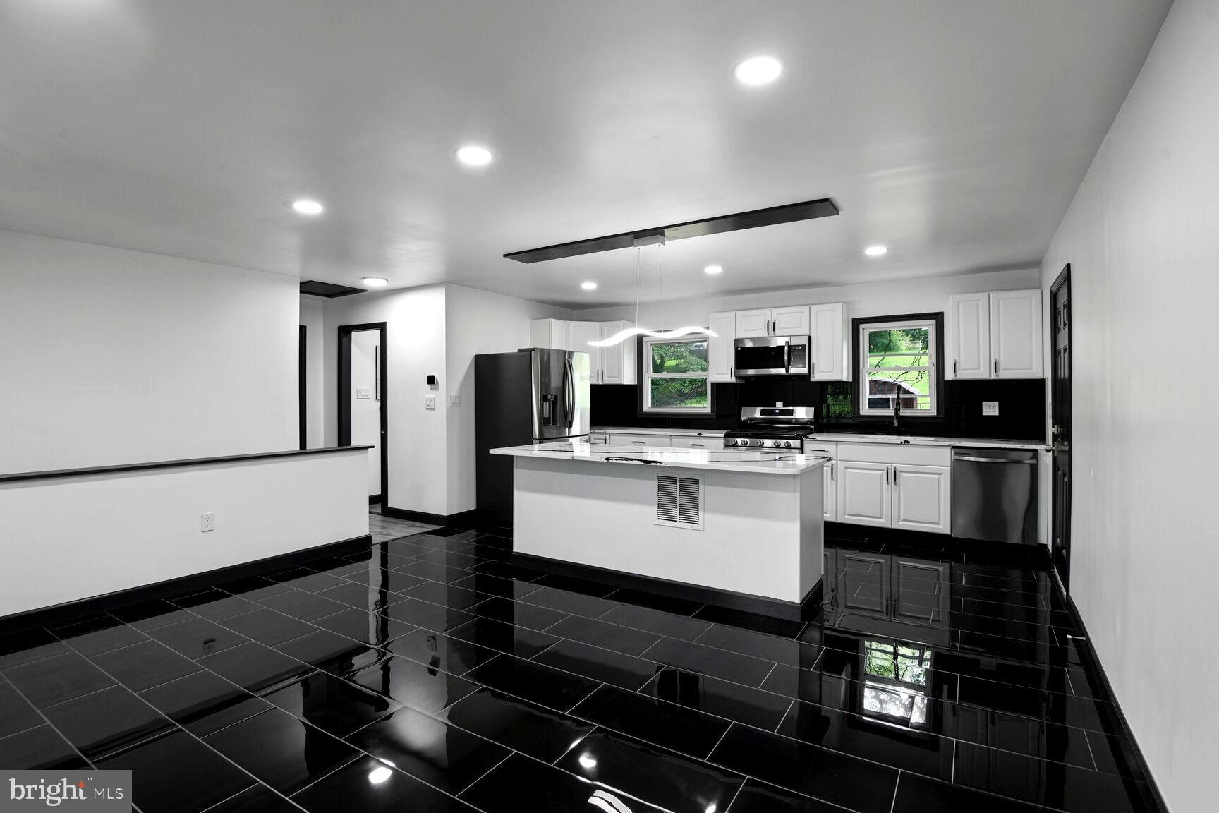 MARLBORO MEADOWS - Residential