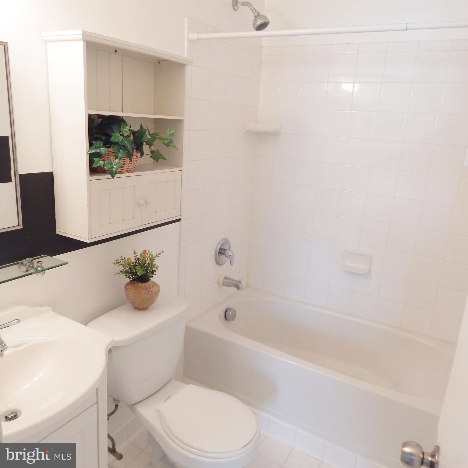 QUEENS PARK - Residential