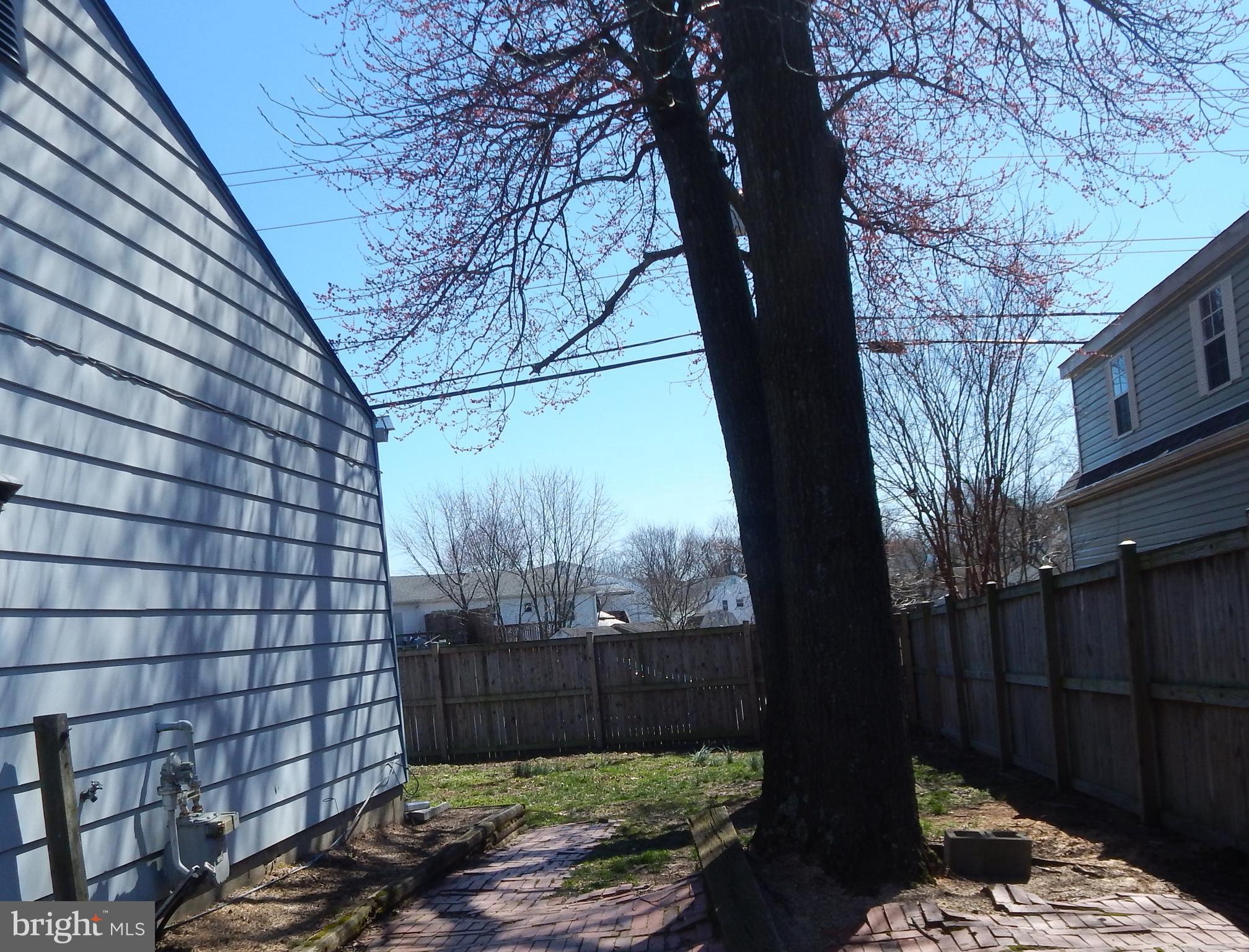 QUEENS PARK - Residential