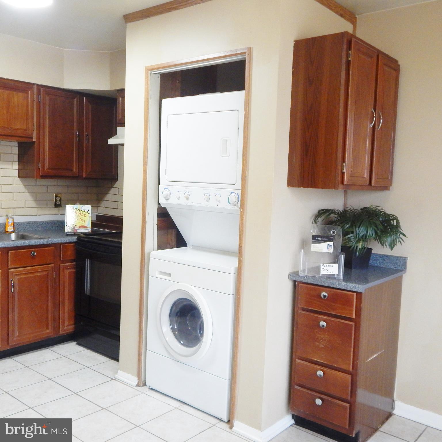 QUEENS PARK - Residential