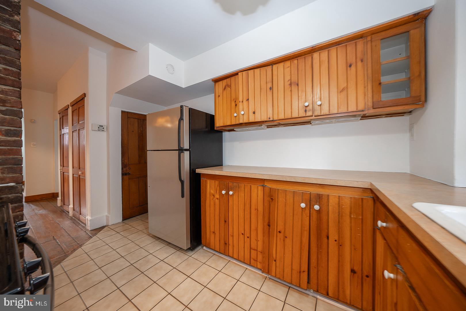 SPRING ARTS - Residential Lease