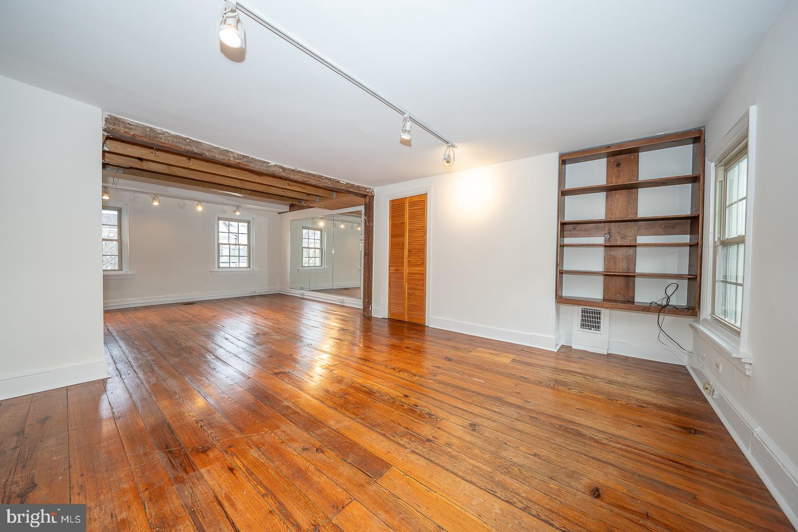 SPRING ARTS - Residential Lease