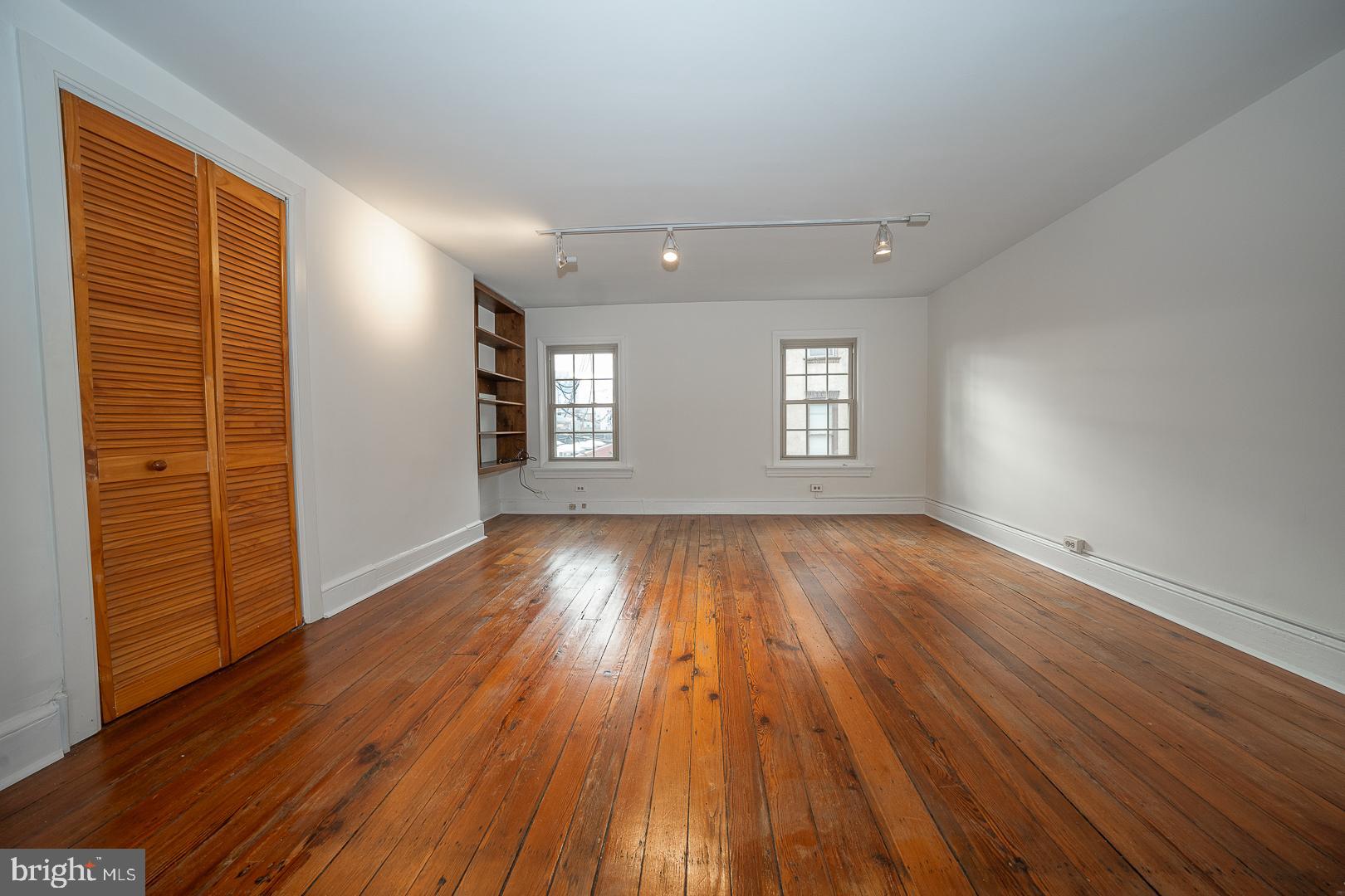 SPRING ARTS - Residential Lease