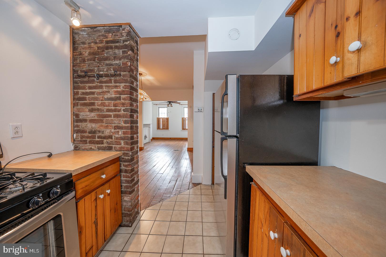 SPRING ARTS - Residential Lease