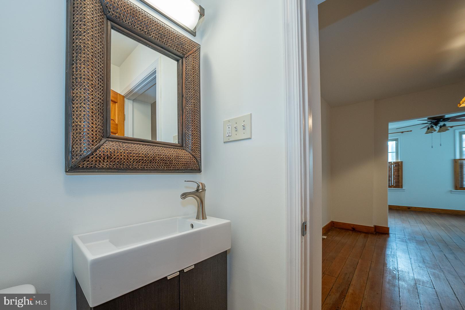 SPRING ARTS - Residential Lease