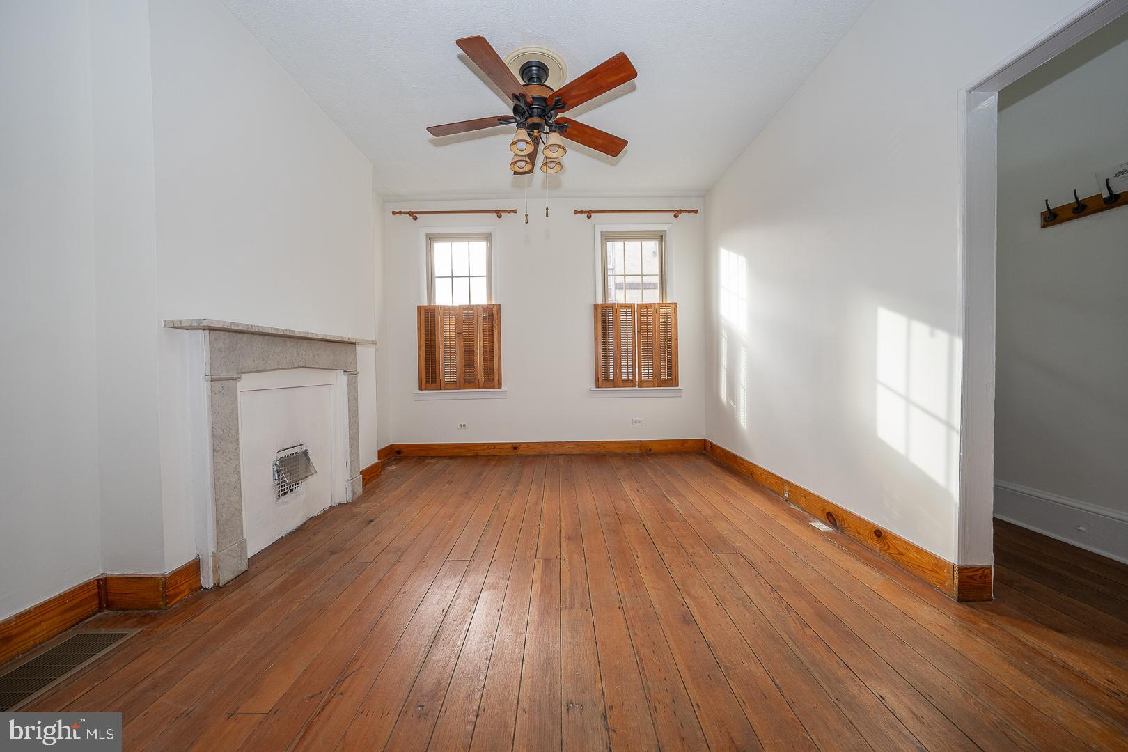 SPRING ARTS - Residential Lease