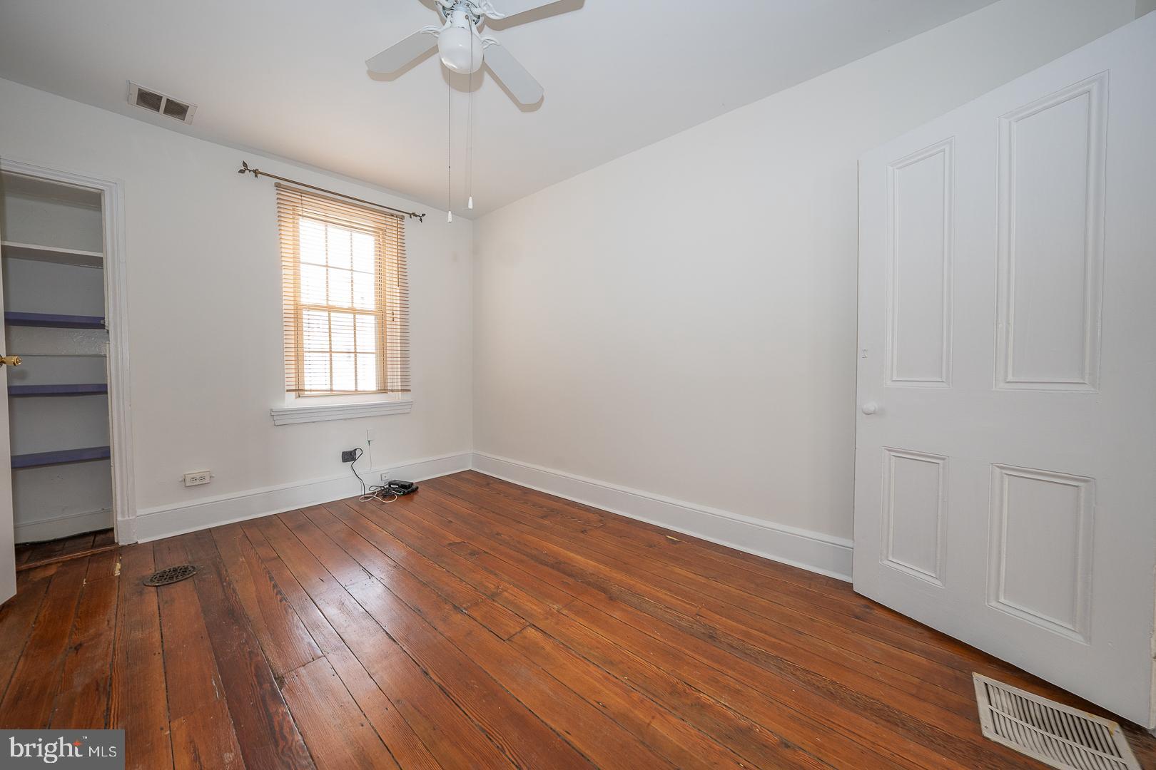 SPRING ARTS - Residential Lease