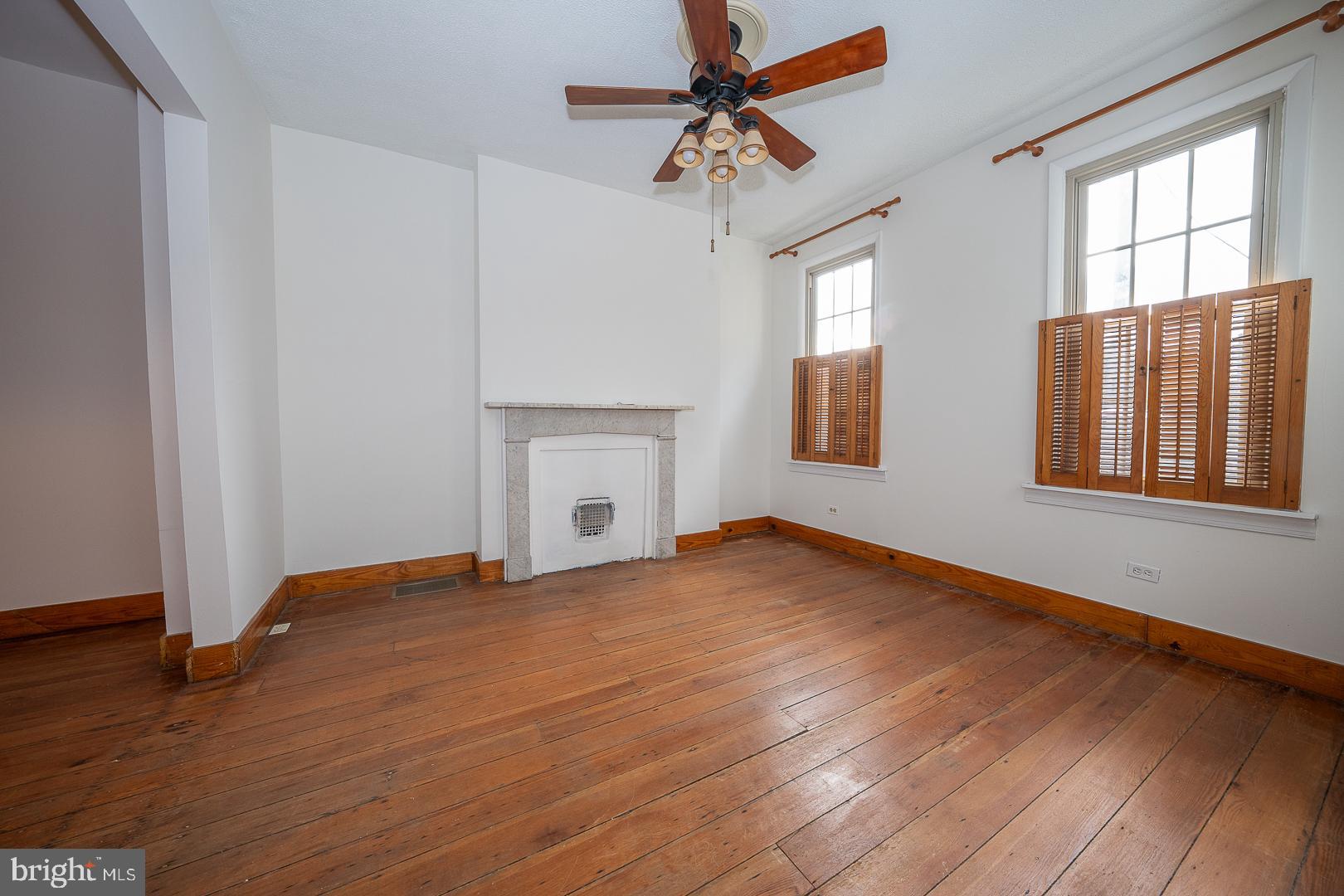 SPRING ARTS - Residential Lease