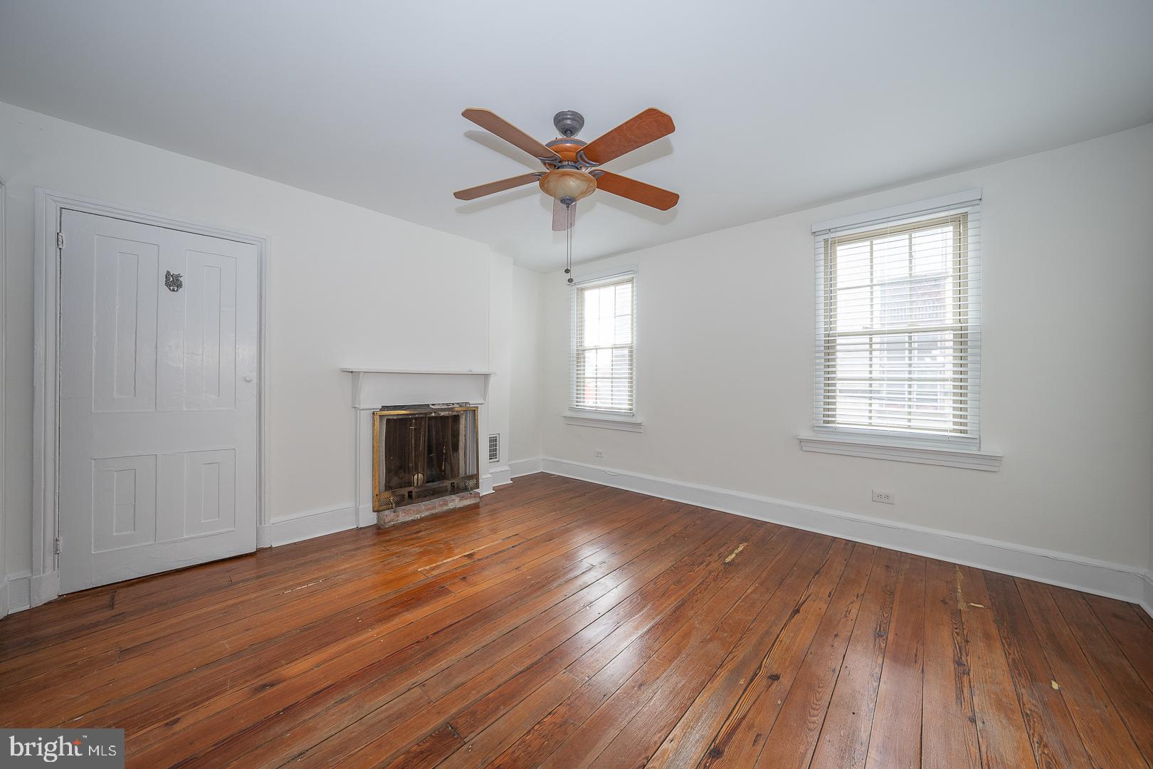 SPRING ARTS - Residential Lease