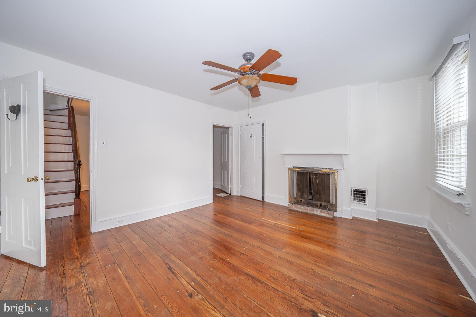 SPRING ARTS - Residential Lease