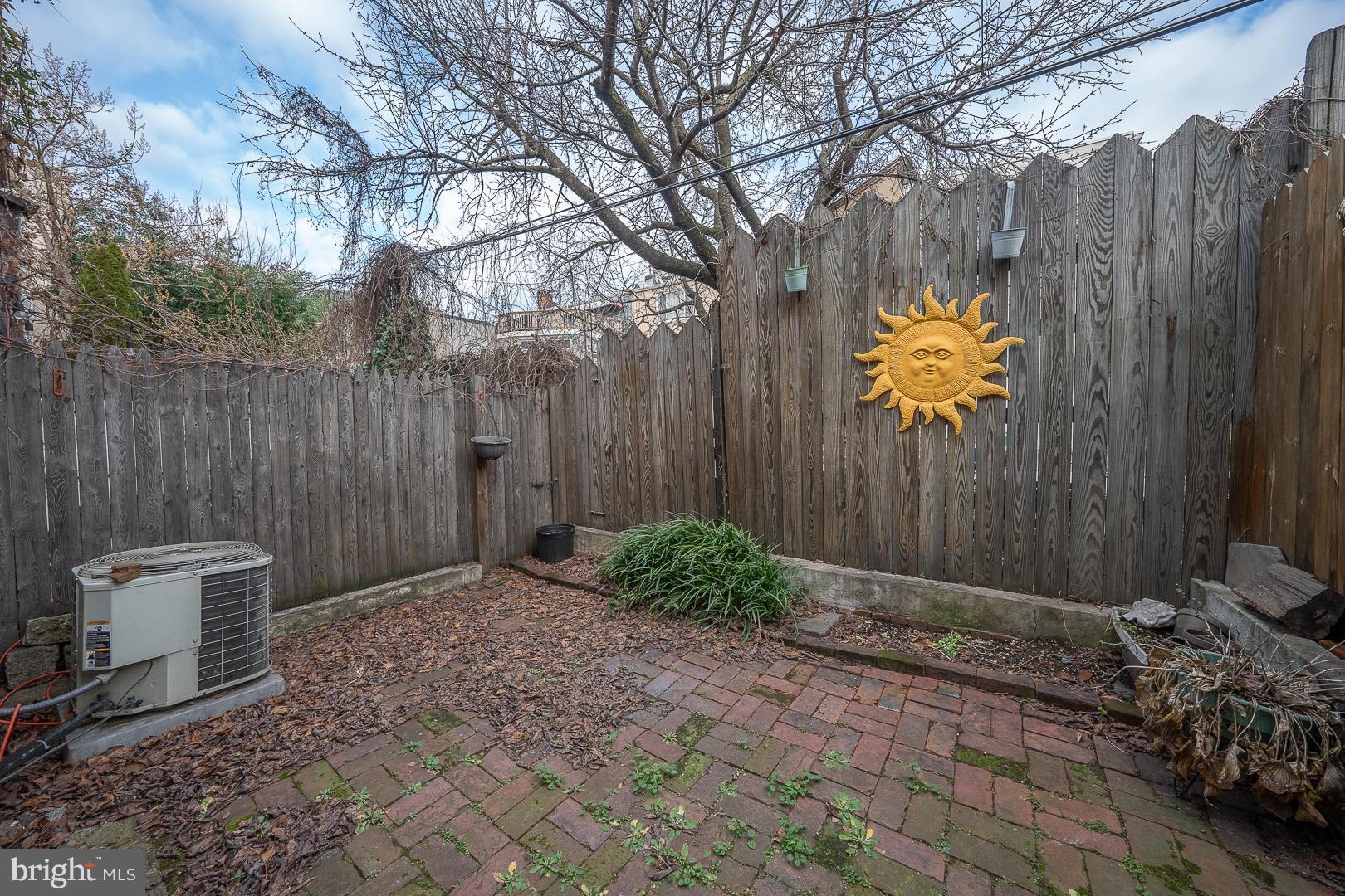 SPRING ARTS - Residential Lease