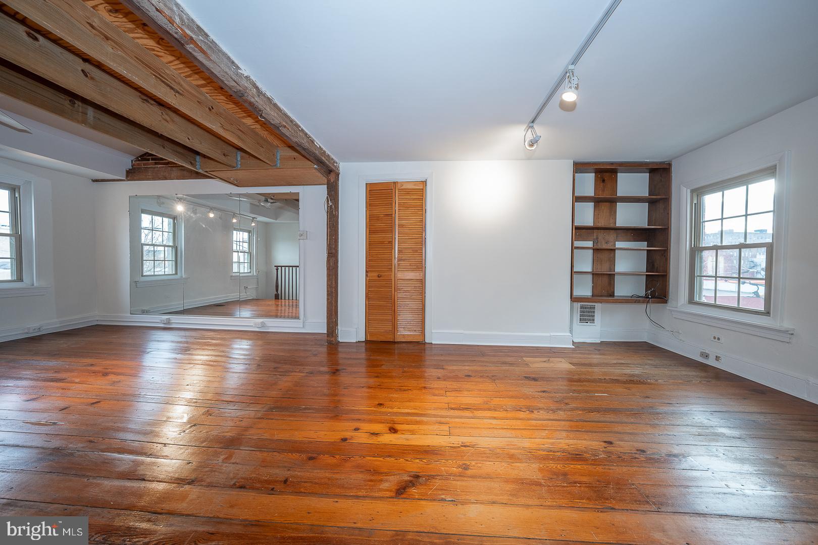 SPRING ARTS - Residential Lease