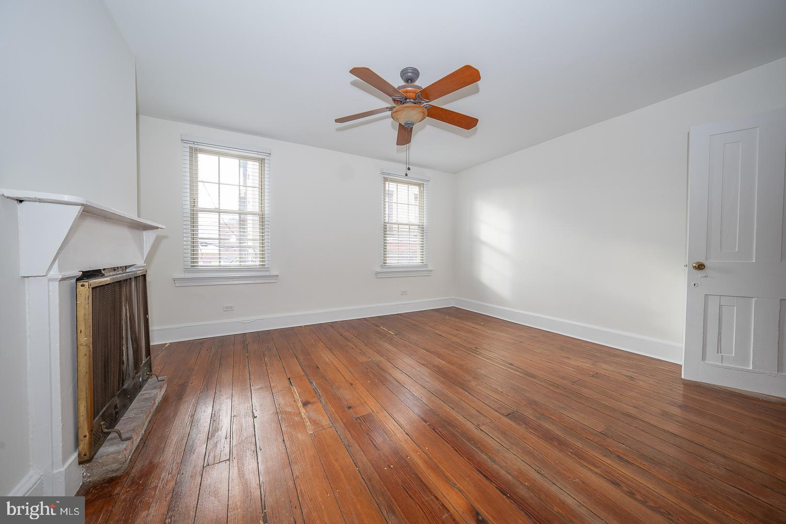 SPRING ARTS - Residential Lease