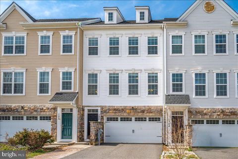 Townhouse For Sale - 150 Jenny Drive<br/> New Castle County, BEAR, DE 19701