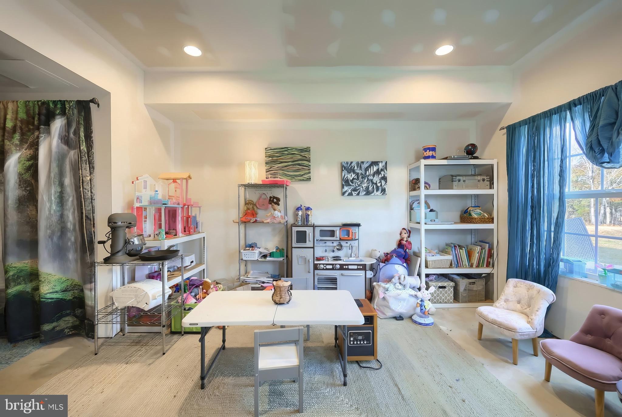 CAMBRIDGE CROSSING - Residential