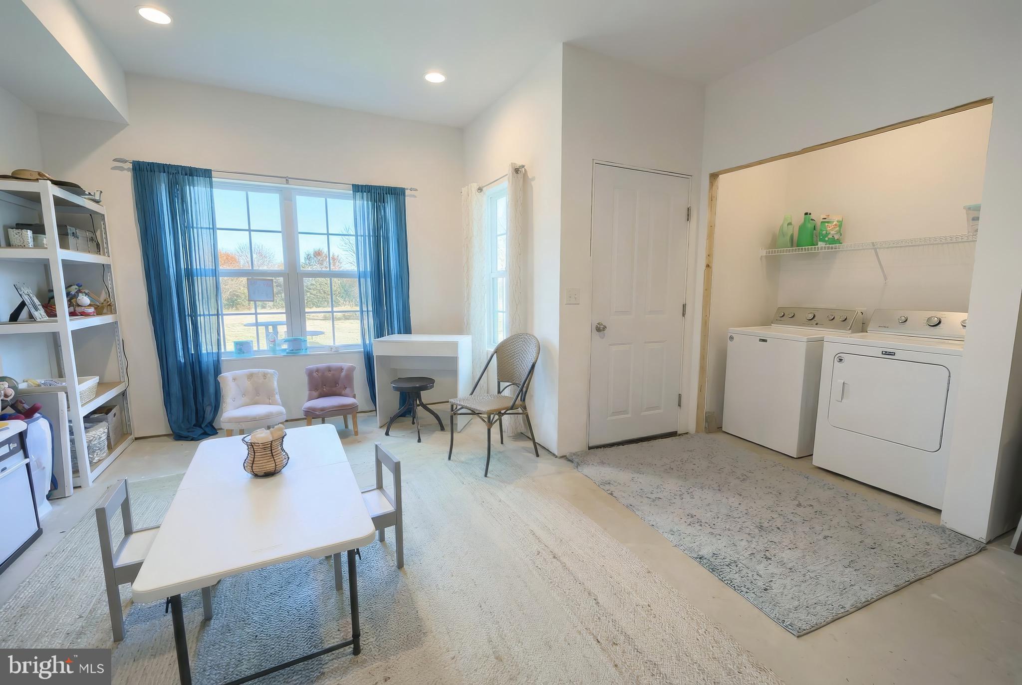 CAMBRIDGE CROSSING - Residential