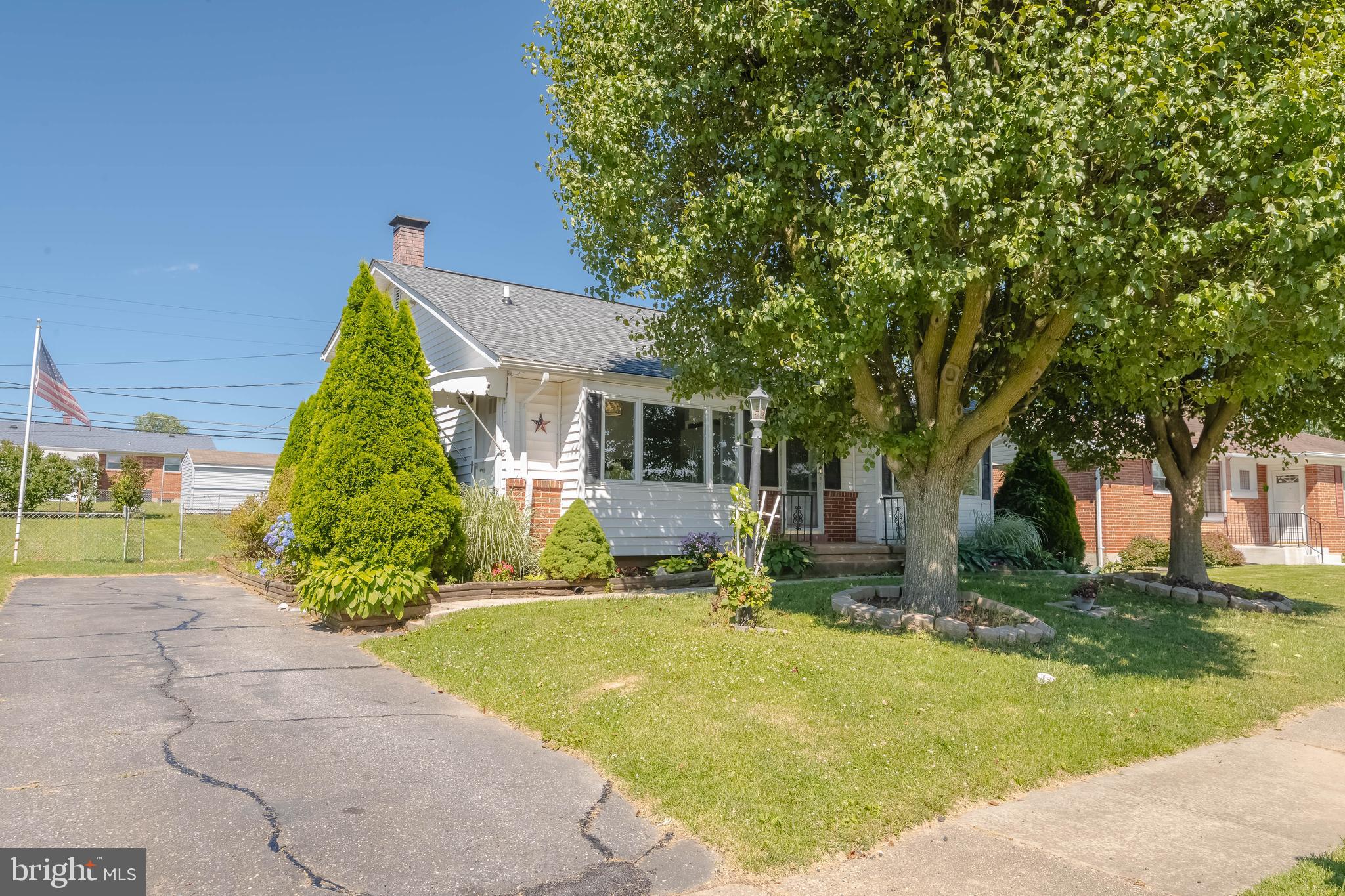 PERRY HALL ESTATES - Residential