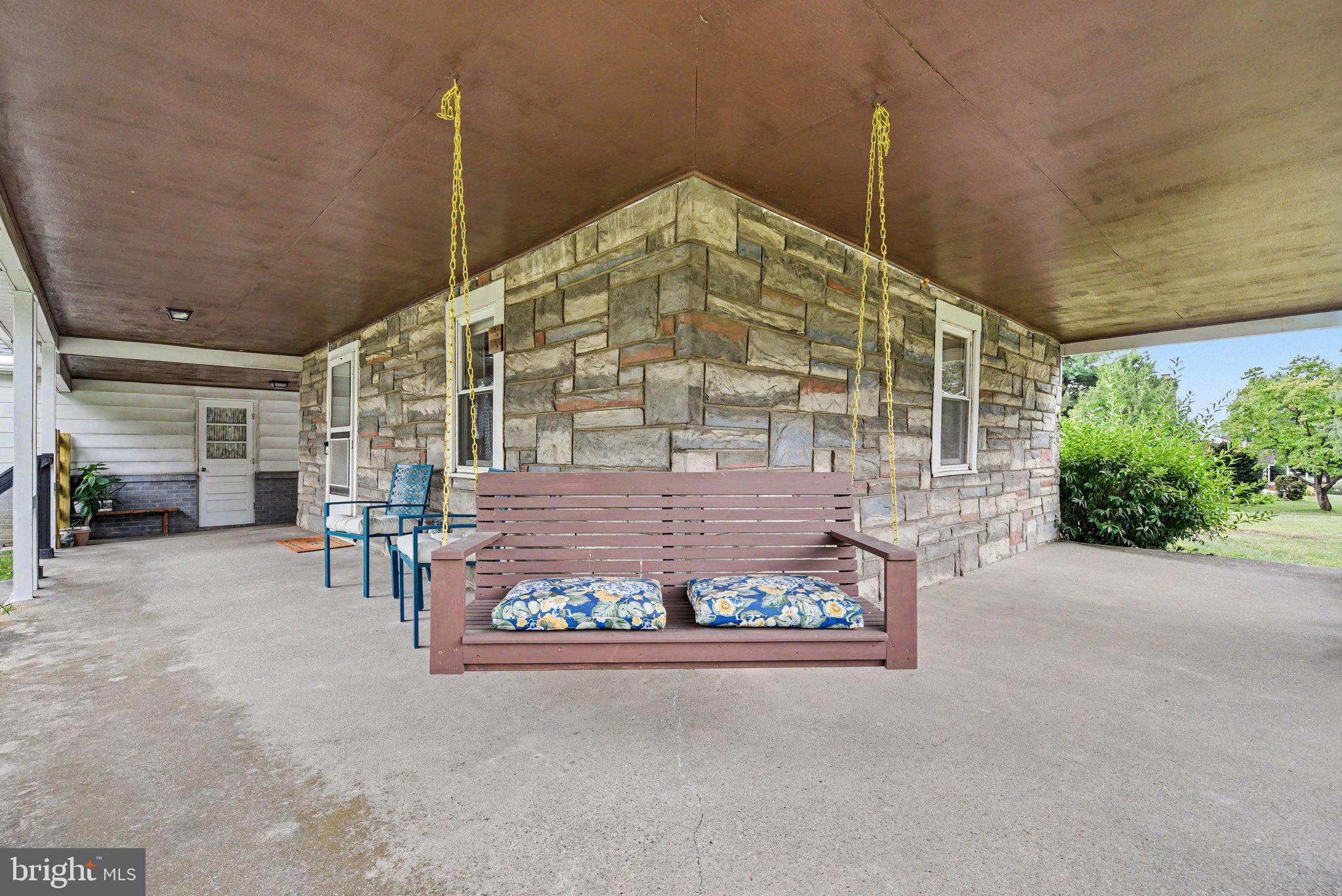 1422 WALNUT BOTTOM ROAD