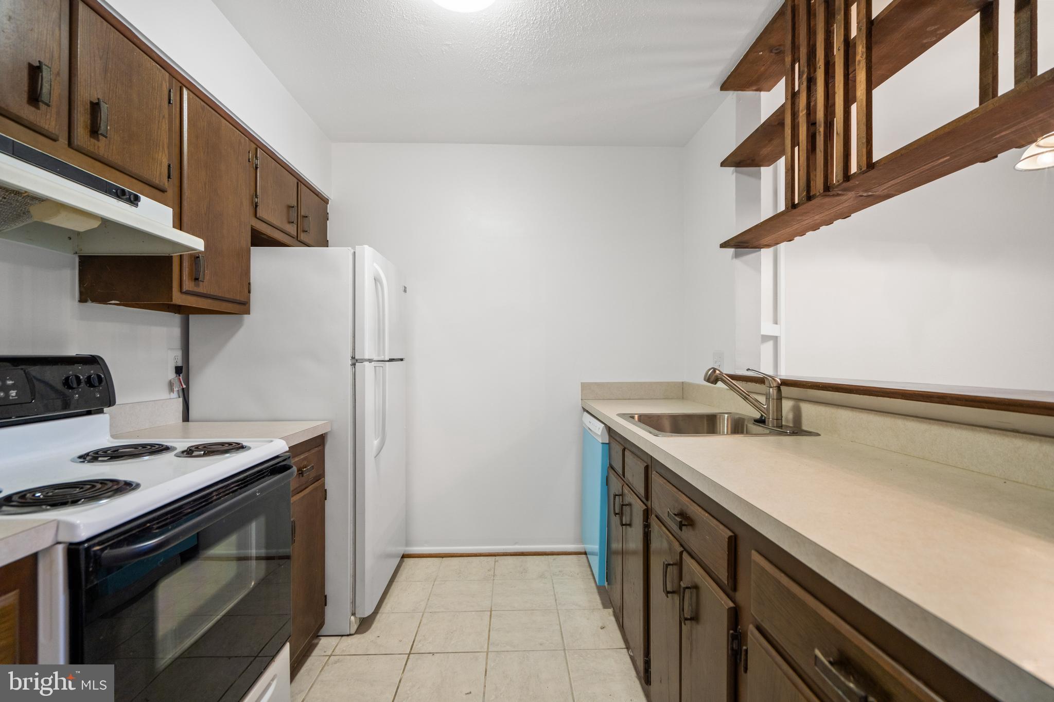 3813 EL CAMINO PLACE 3-28