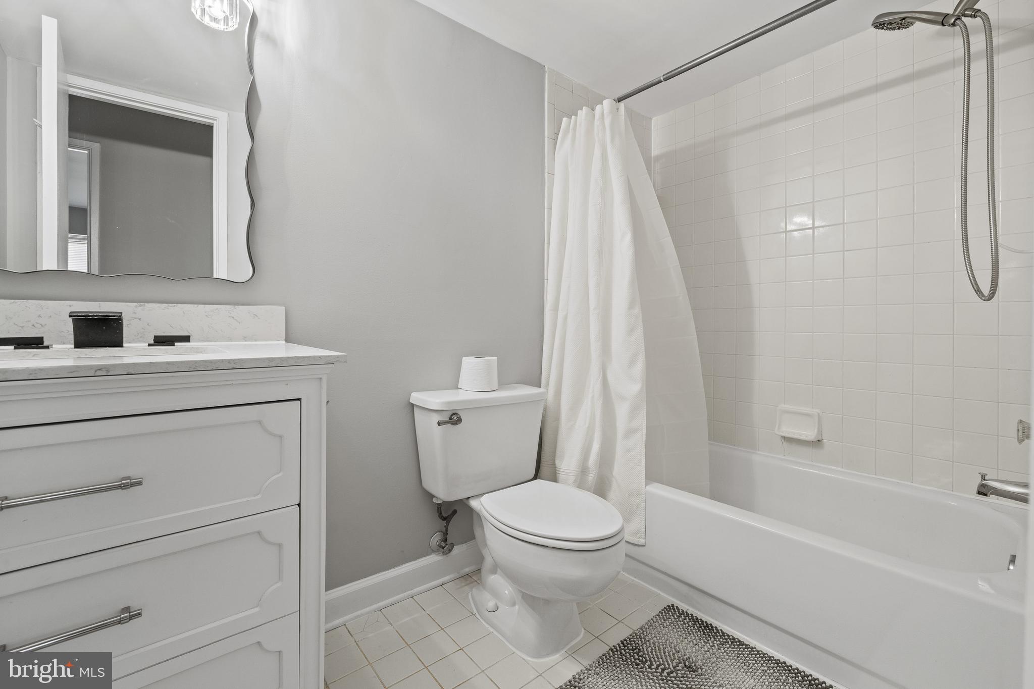 HERITAGE COURT - Residential Lease