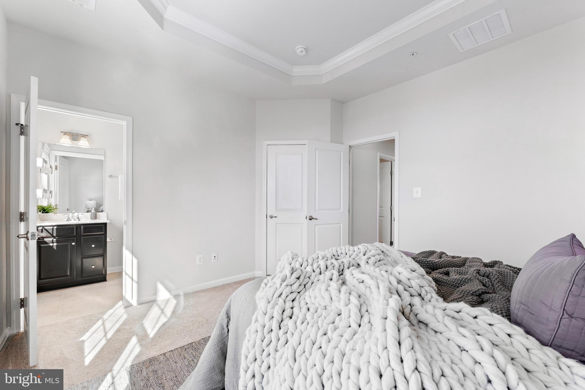 HIGHGATE VILLAGE - Residential