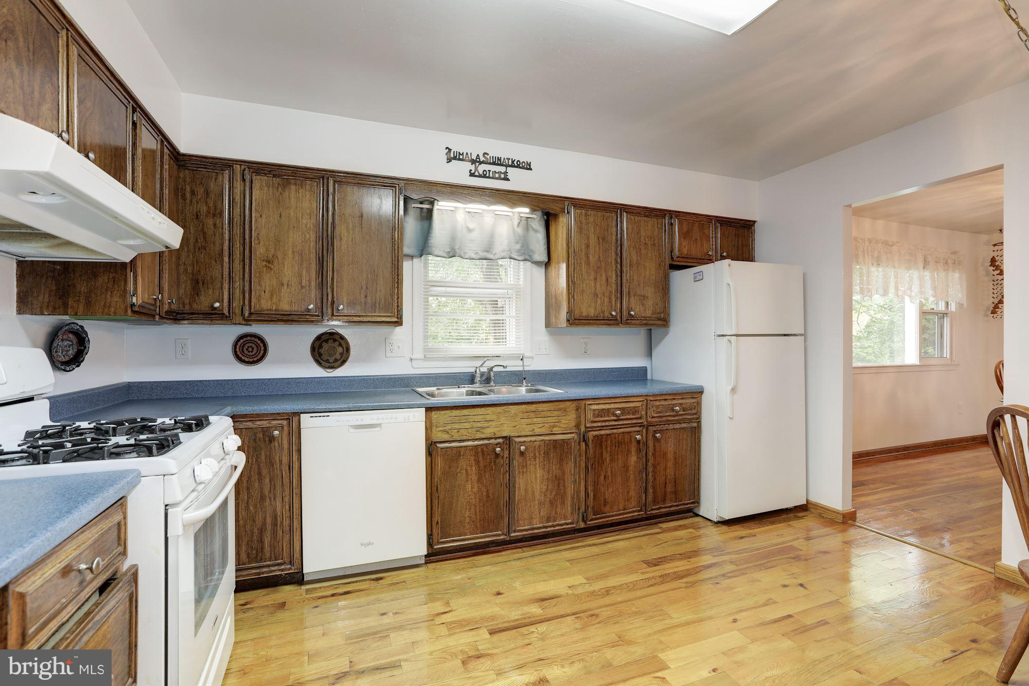 WEST VIEW - Residential