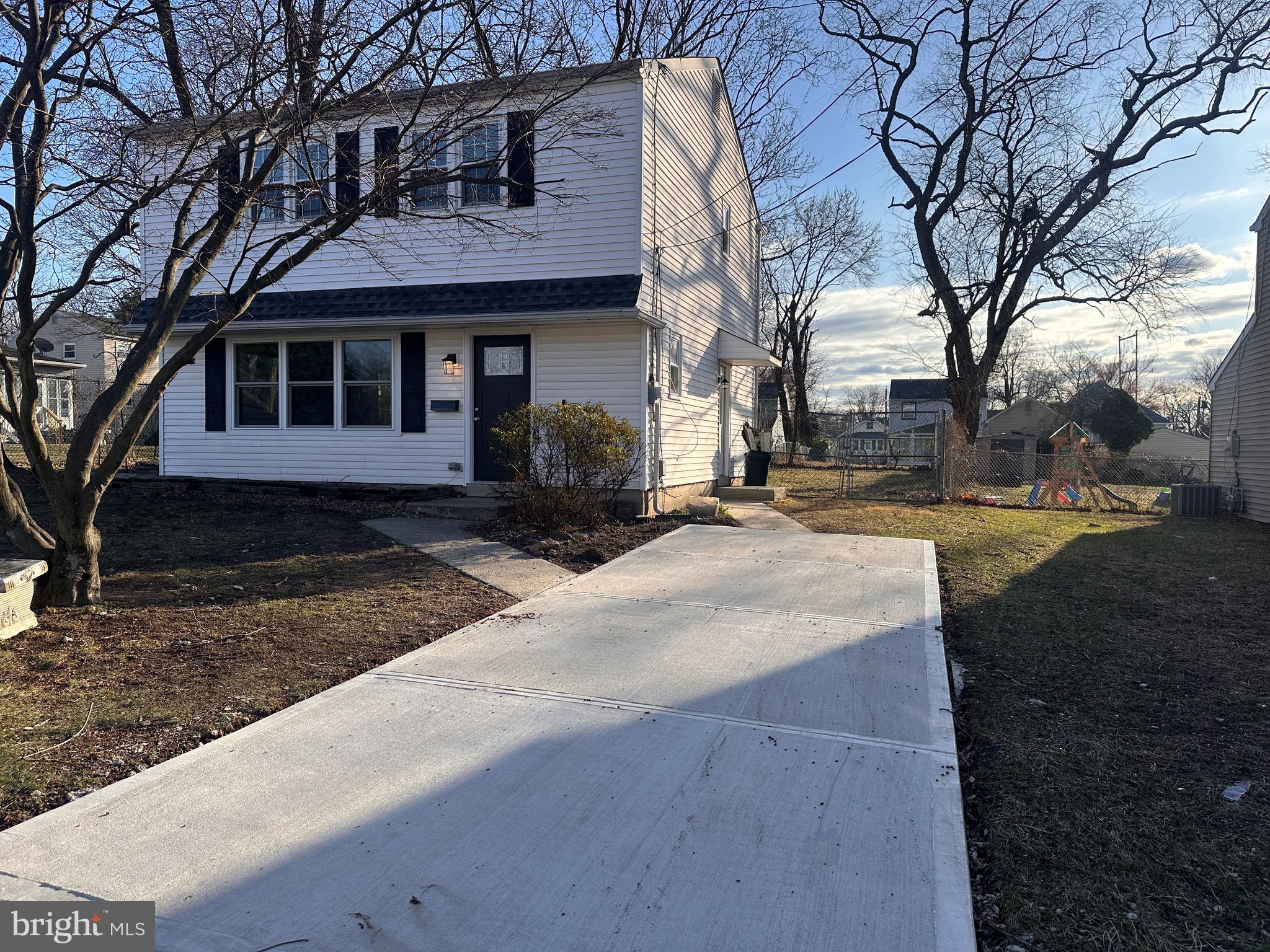 225 VELDE AVENUE