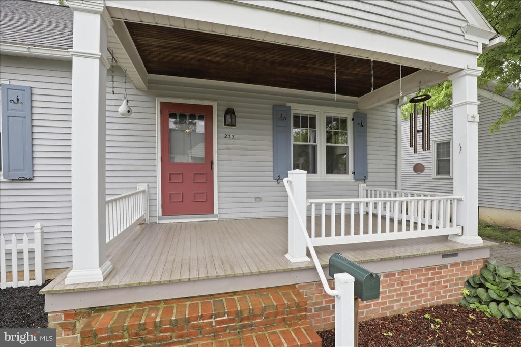 Photo of 233 E Ferdinand Street, MANHEIM, PA 17545 (MLS # PALA2088234)