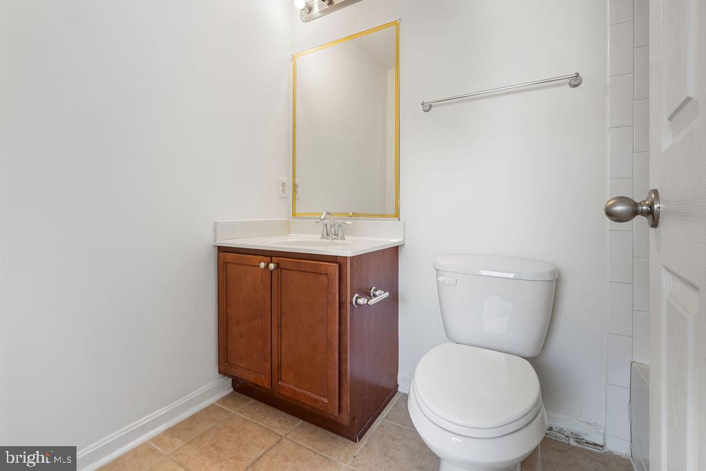 MARLTON TOWN CENTER - Residential Lease