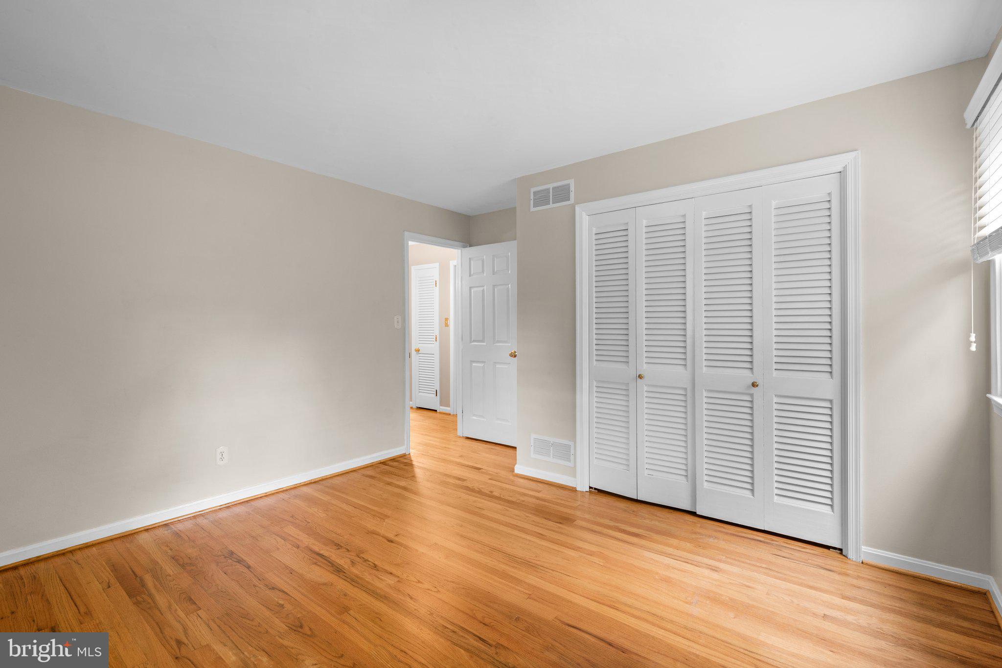 HAMPTON MANOR - Residential