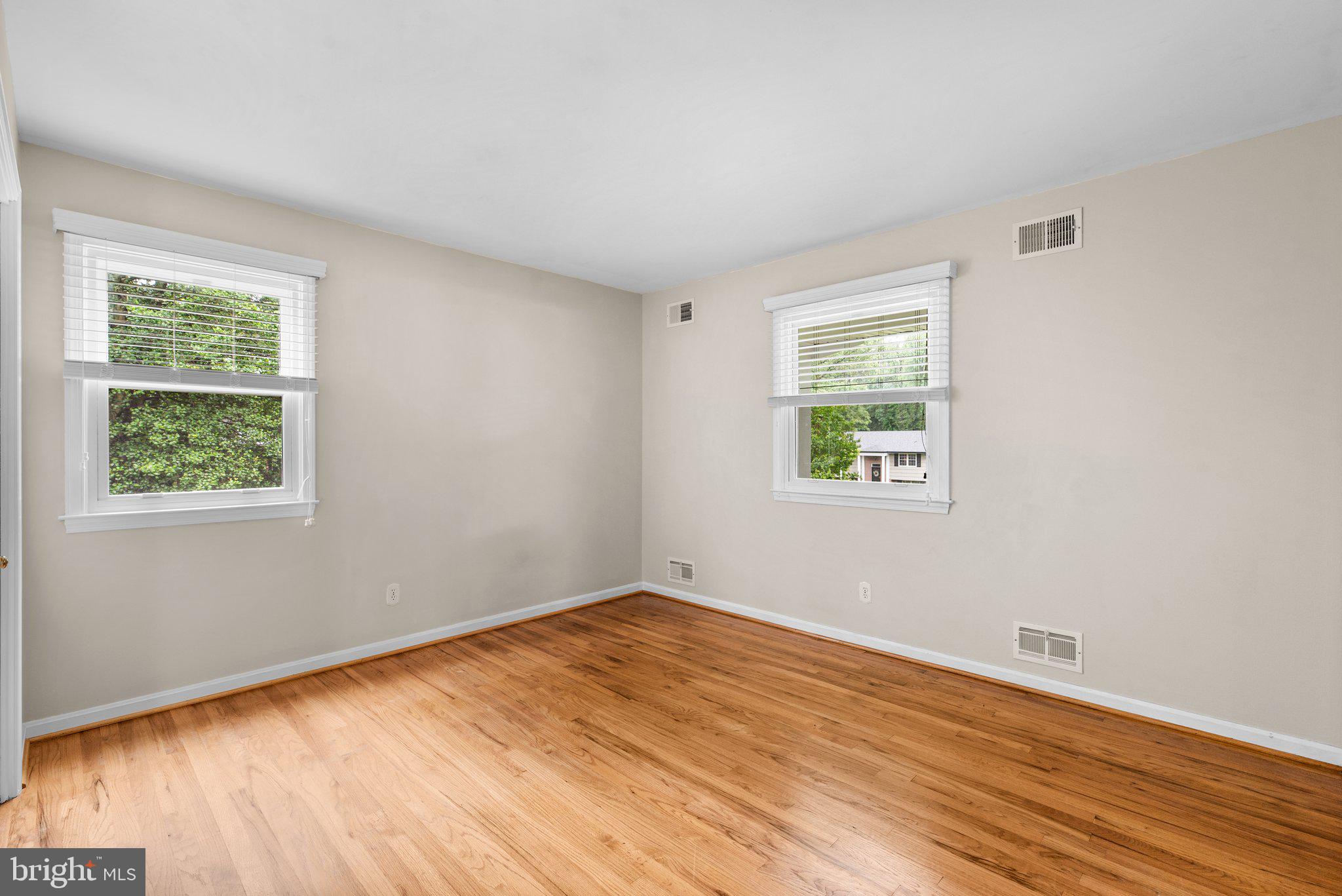 HAMPTON MANOR - Residential