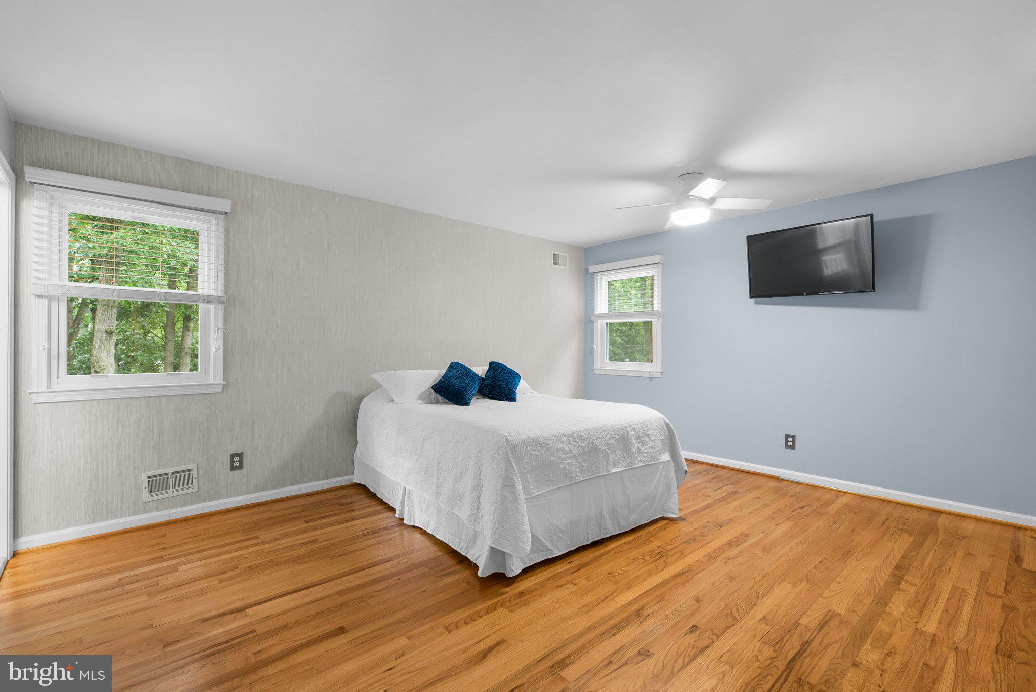 HAMPTON MANOR - Residential