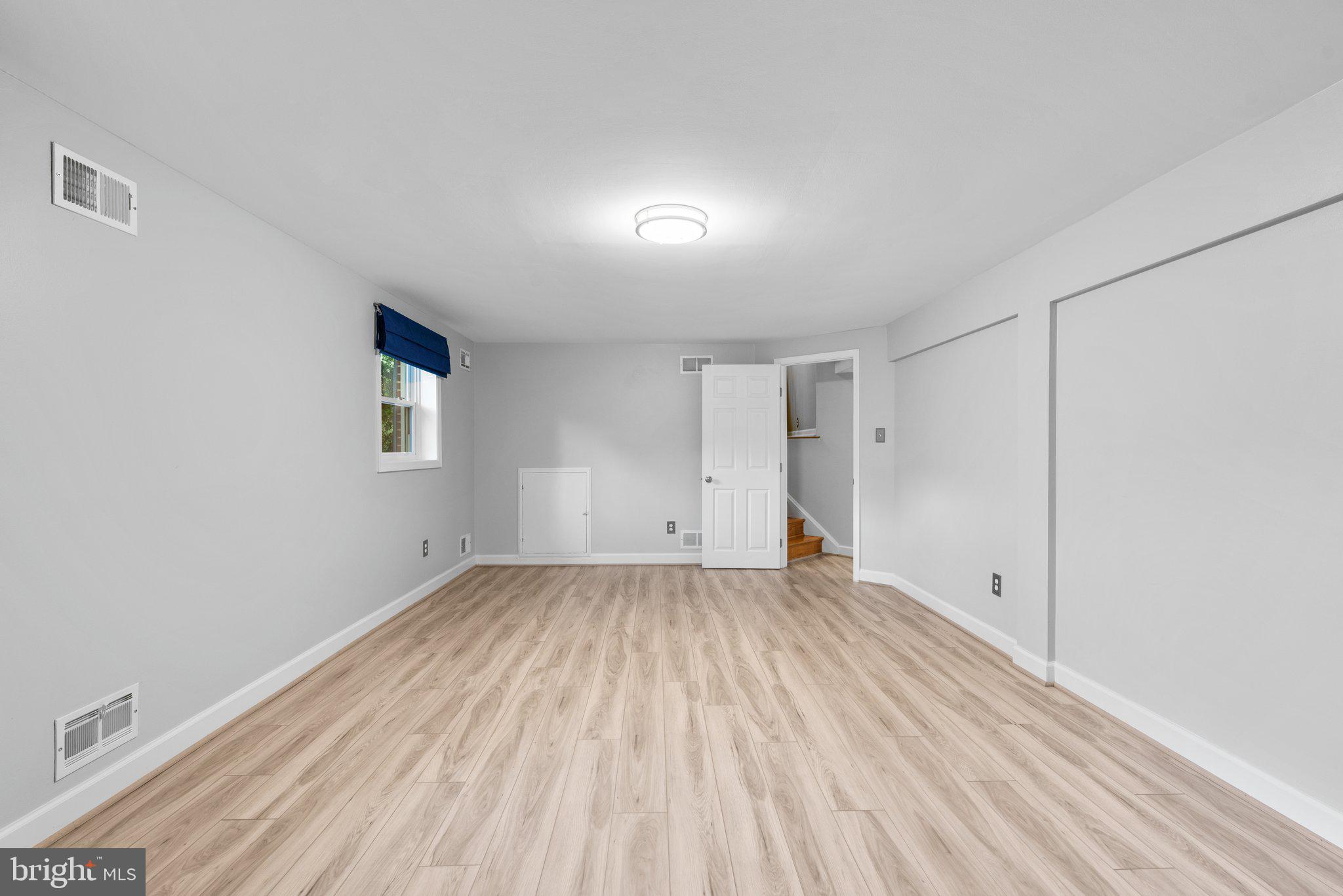 HAMPTON MANOR - Residential