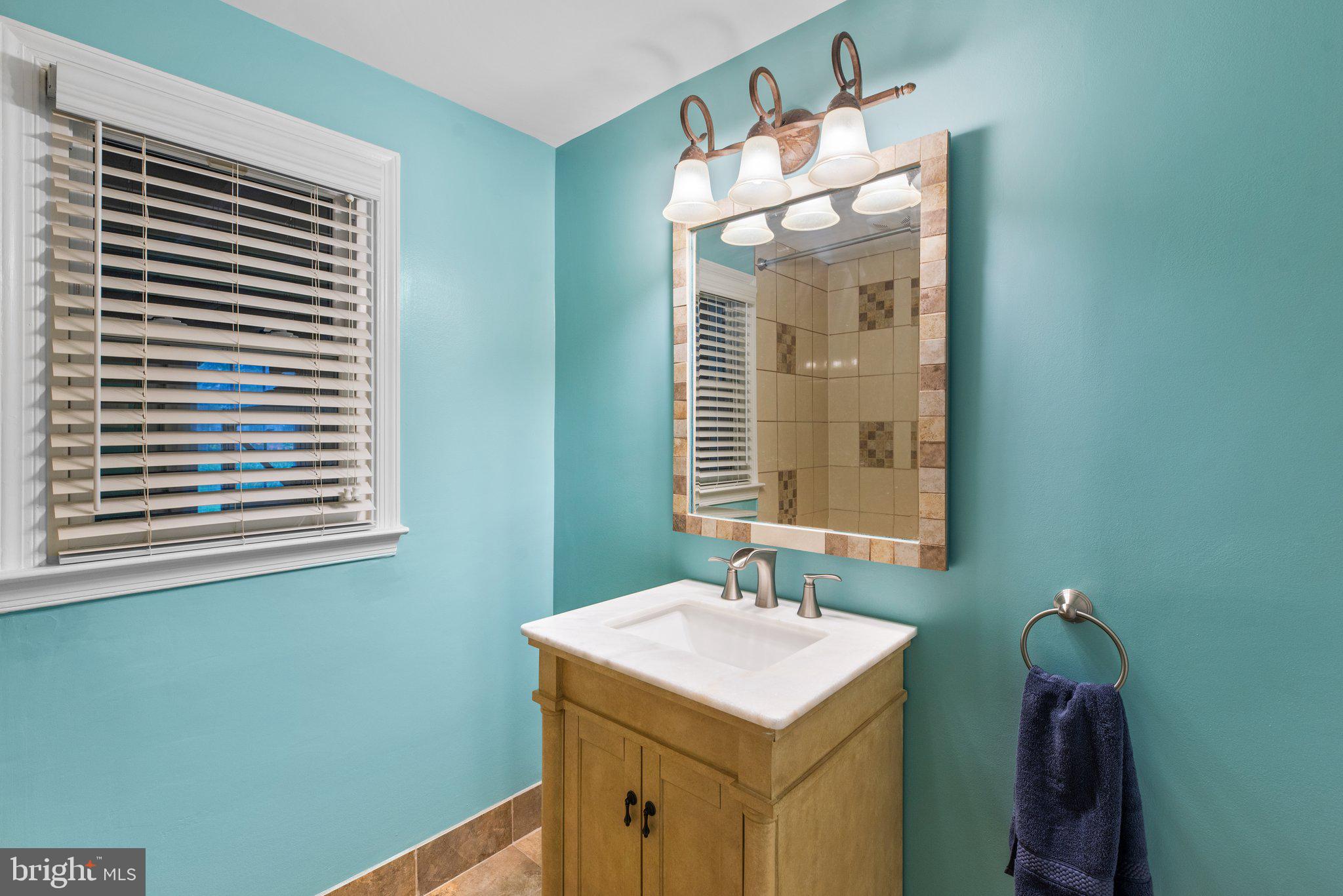 HAMPTON MANOR - Residential